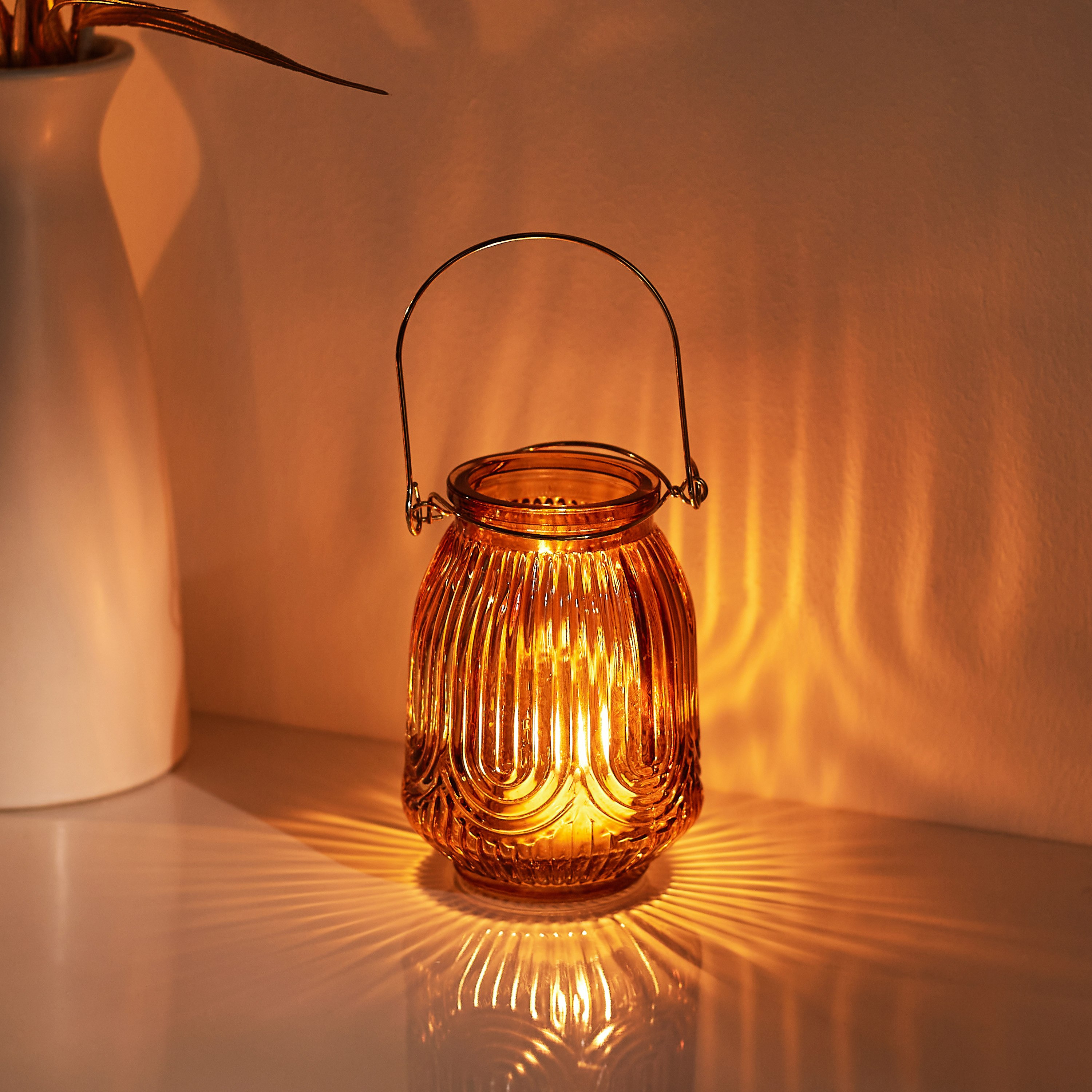 حامل شموع زجاج مضلع من بيرج - 9x9x12 سم-hbxlivingroom-decorandaccessories-candleholders-image-2