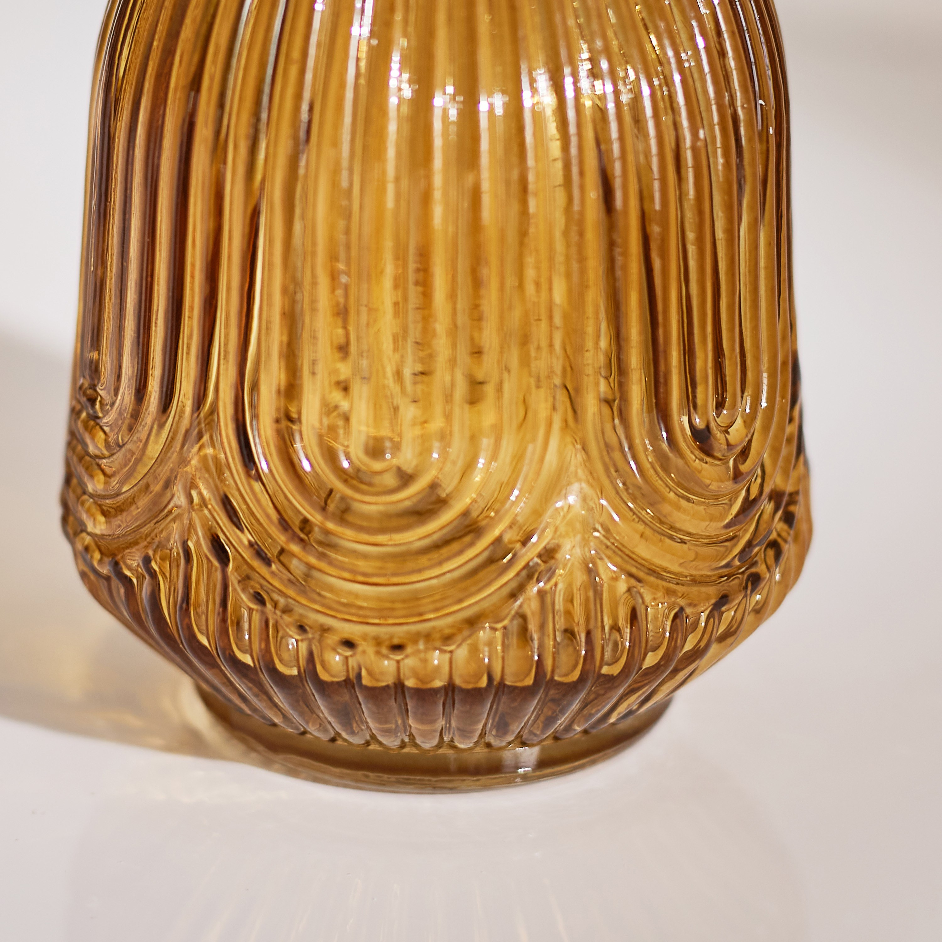 حامل شموع زجاج مضلع من بيرج - 9x9x12 سم-hbxlivingroom-decorandaccessories-candleholders-image-4