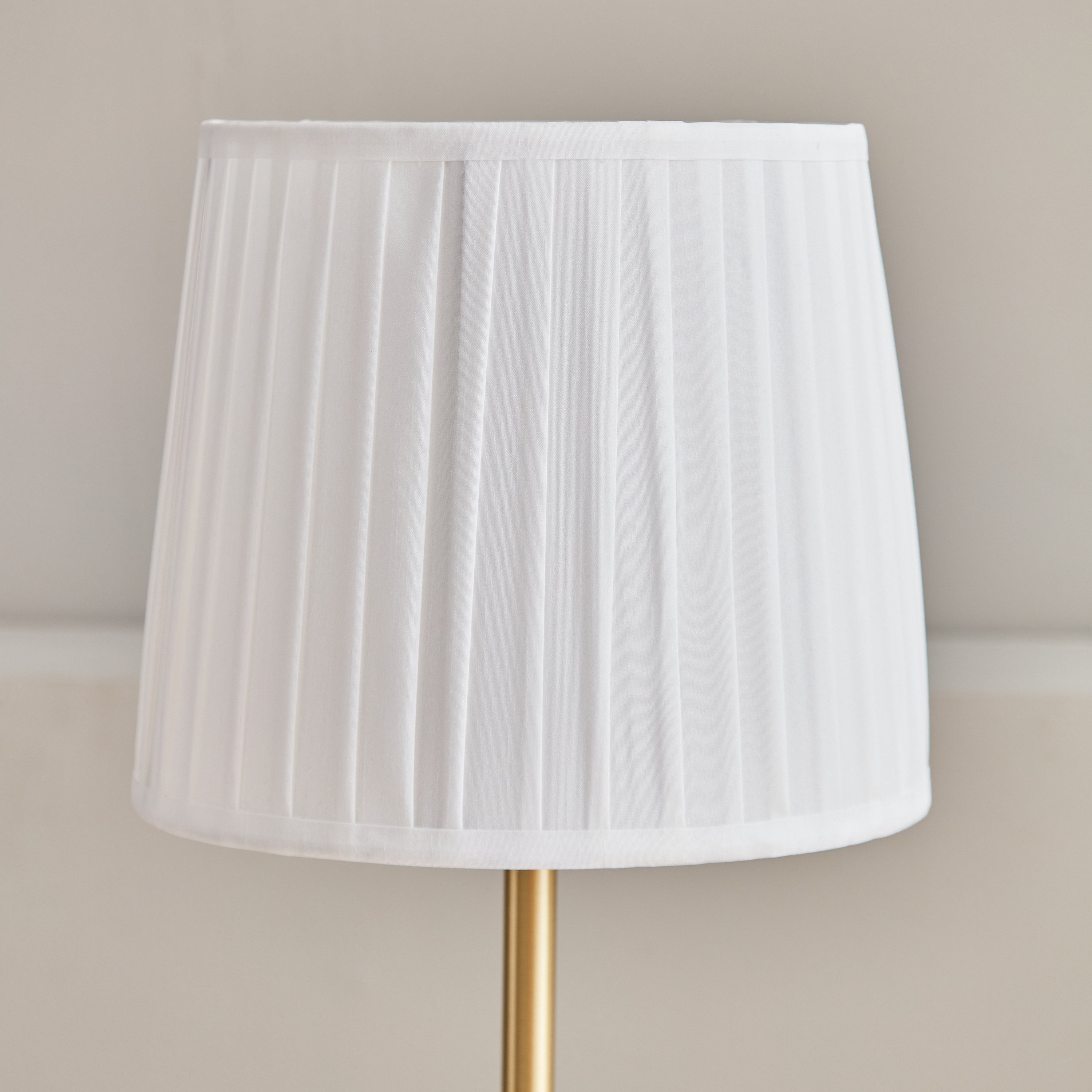 مصباح أرضية معدني بقاعدة رخامية من إيثان - 28x150 سم-hbxhomeware-hbxdecorandfurnishings-image-3