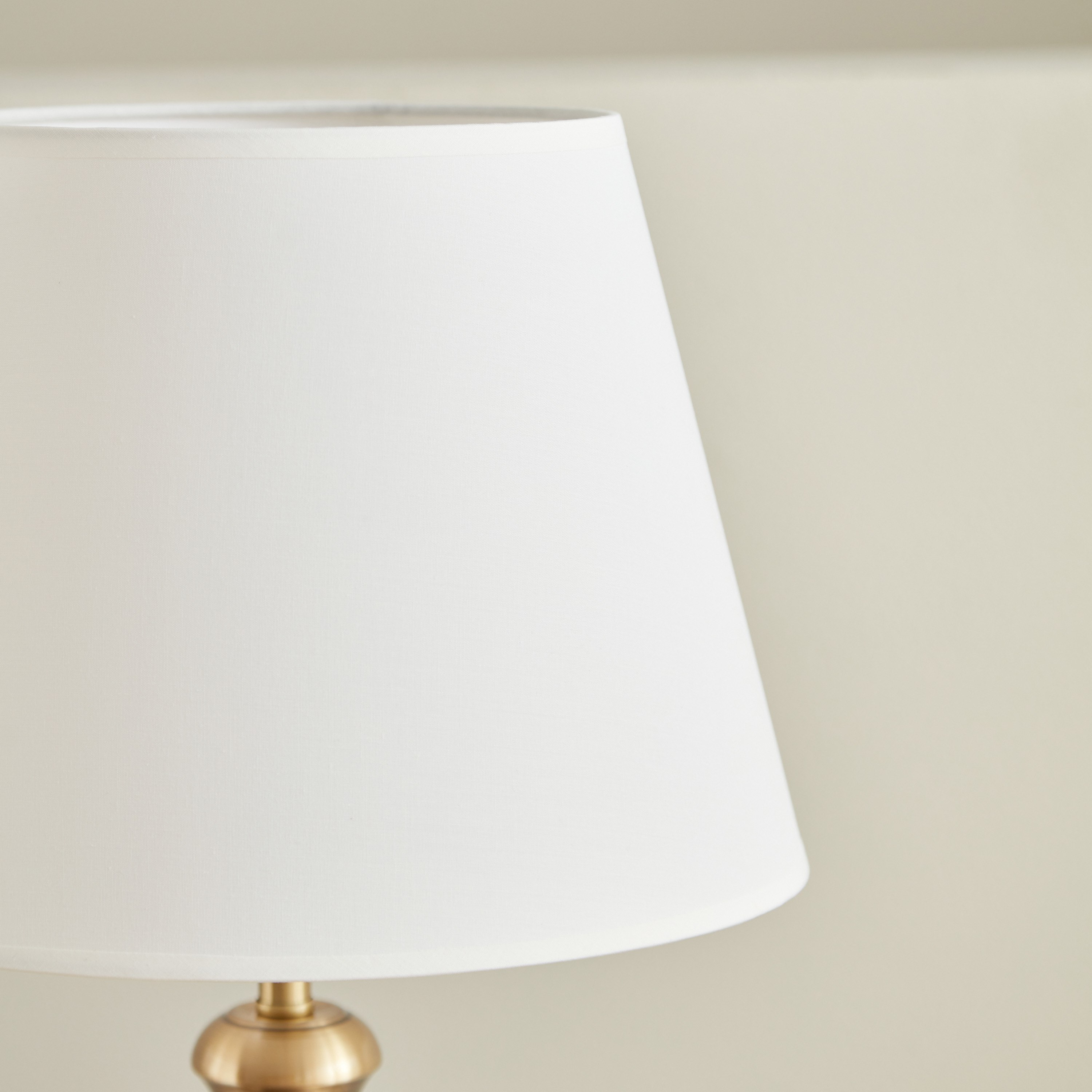 مصباح طاولة معدني من إيثان - 31x63 سم-hbxlivingroom-lighting-tablelamps-image-3