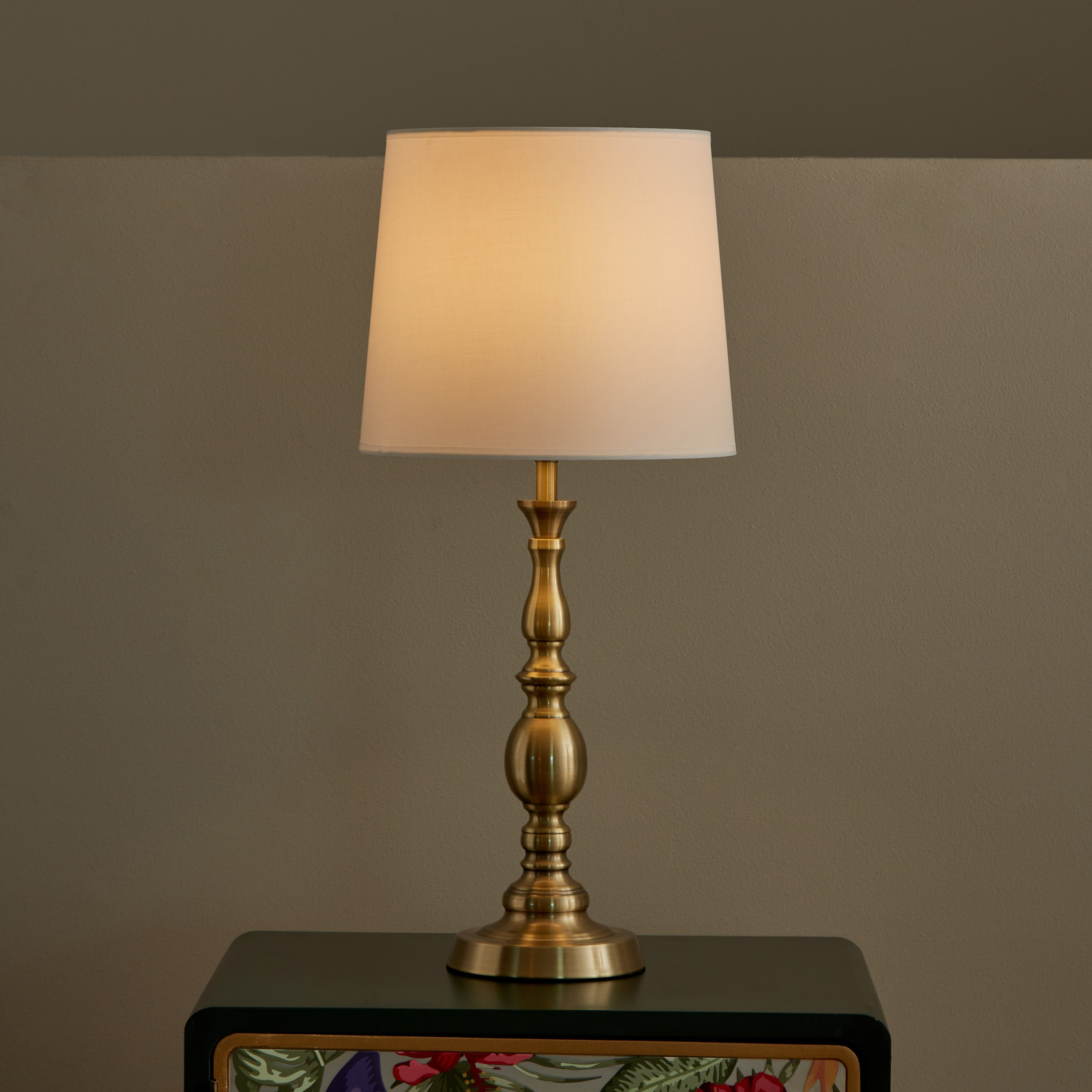مصباح طاولة معدني من إيثان - 28x62 سم-hbxlivingroom-lighting-tablelamps-image-2
