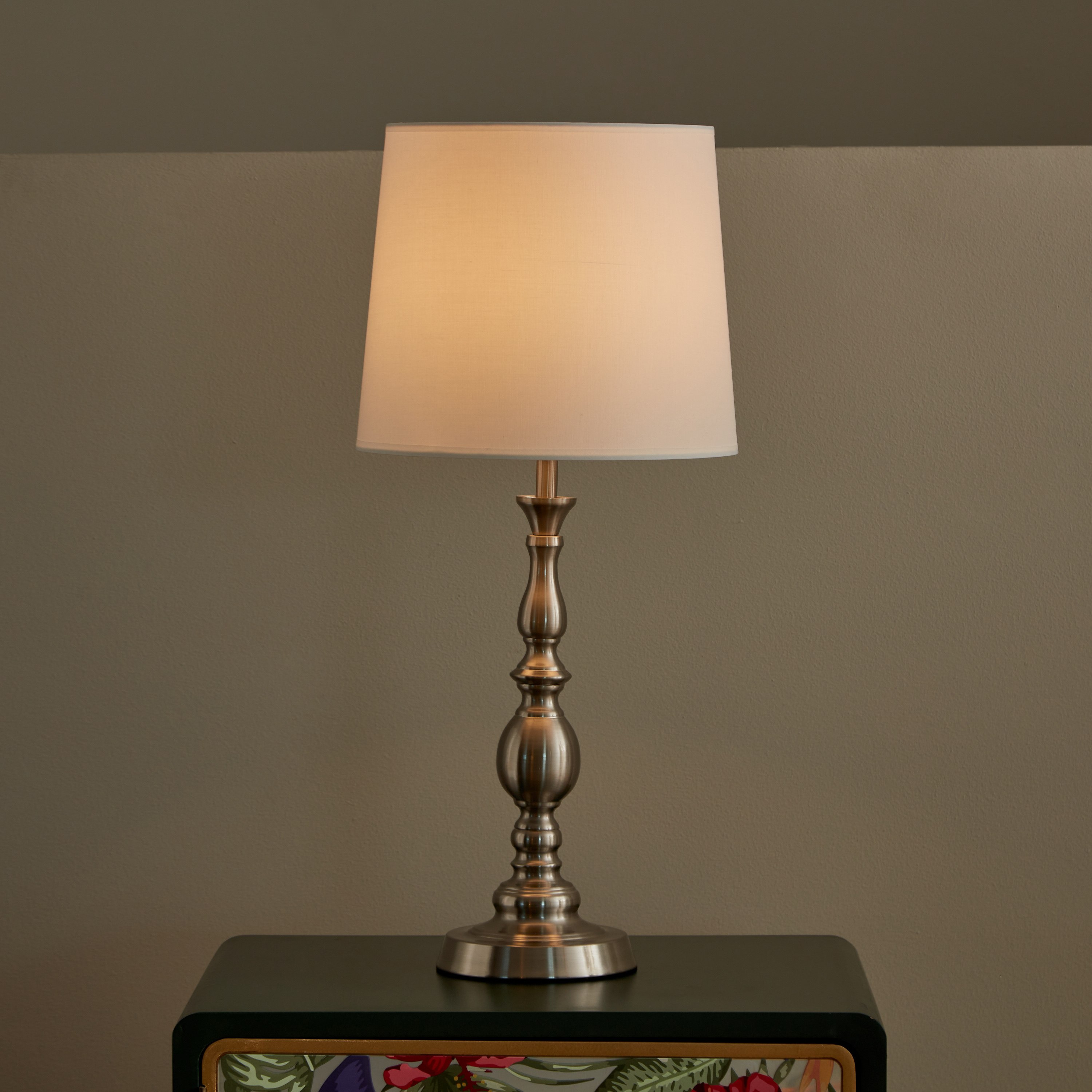 مصباح طاولة معدني من إيثان - 28x62 سم-hbxlivingroom-lighting-tablelamps-image-2