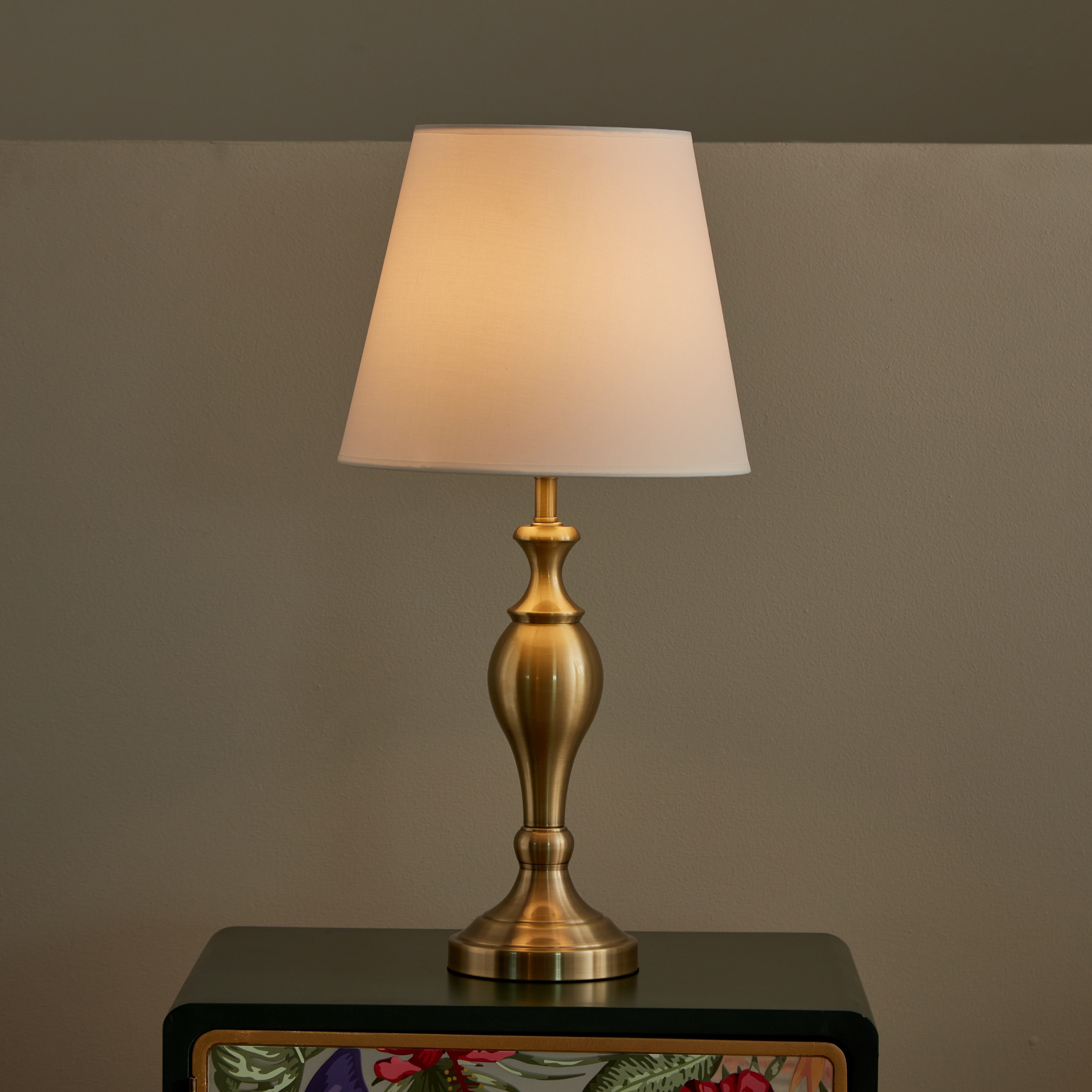 مصباح طاولة معدني من إيثان - 30x61 سم-hbxlivingroom-lighting-tablelamps-image-2