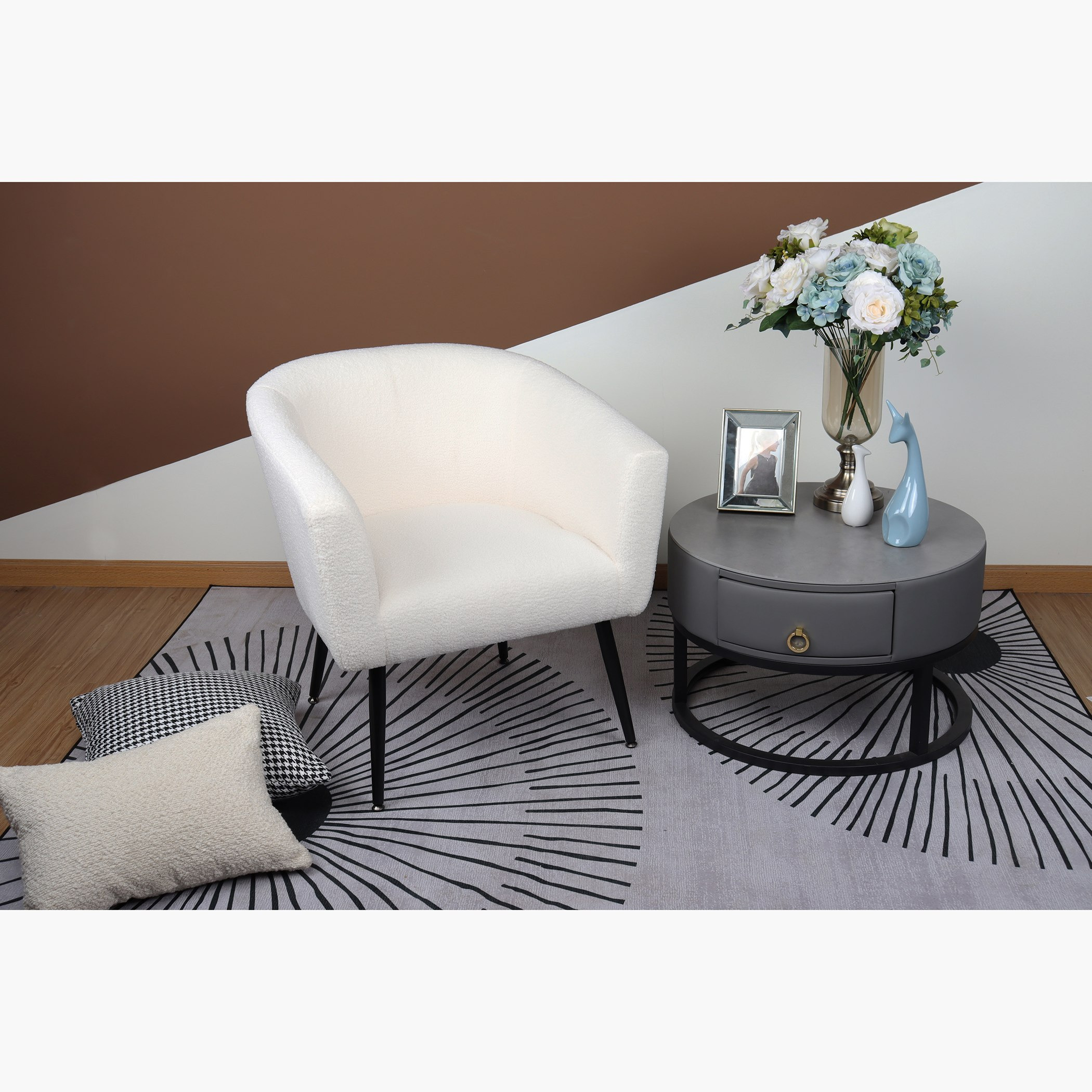 كرسي فردي من إليري-hbxlivingroom-sofasandarmchairs-sofas-image-1