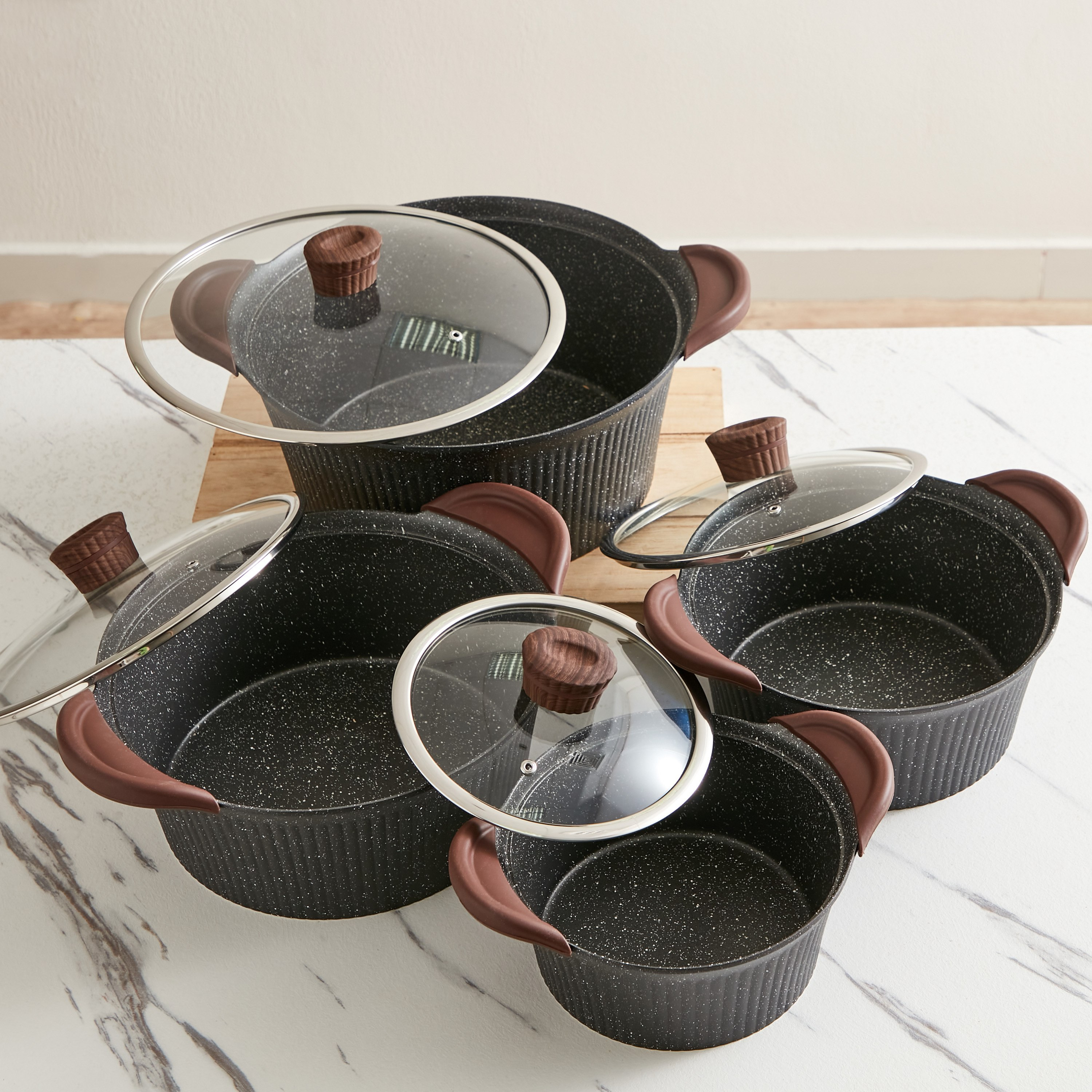 طقم أواني طهي مصبوبة 16 قطعة من تريندي-hbxhomeware-hbxkitchen-image-2