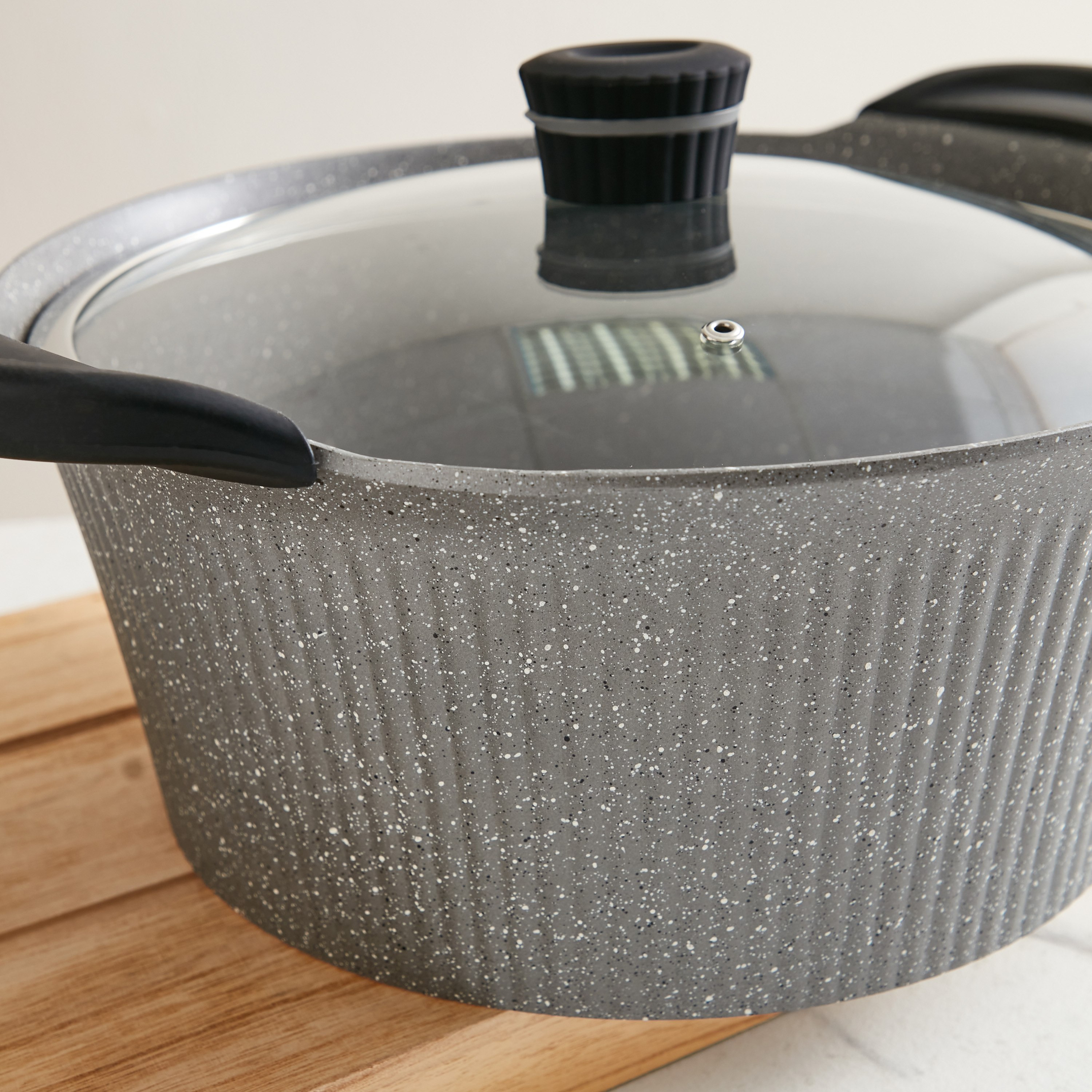 قدر طهي مصبوب من تريندي - 32 سم-hbxhomeware-hbxkitchen-image-4
