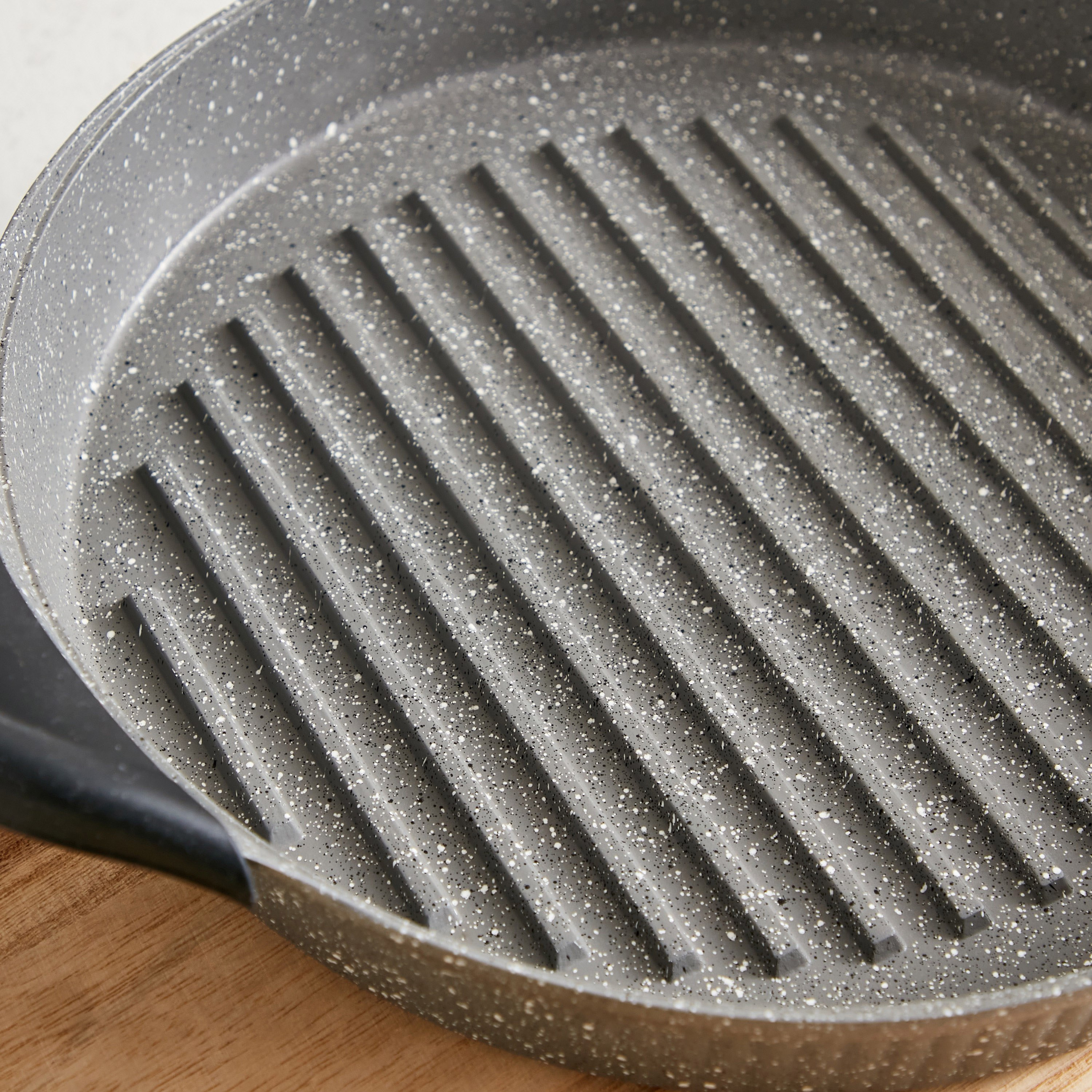 مقلاة شواء مصبوبة من تريندي - 28 سم-hbxhomeware-hbxkitchen-image-4