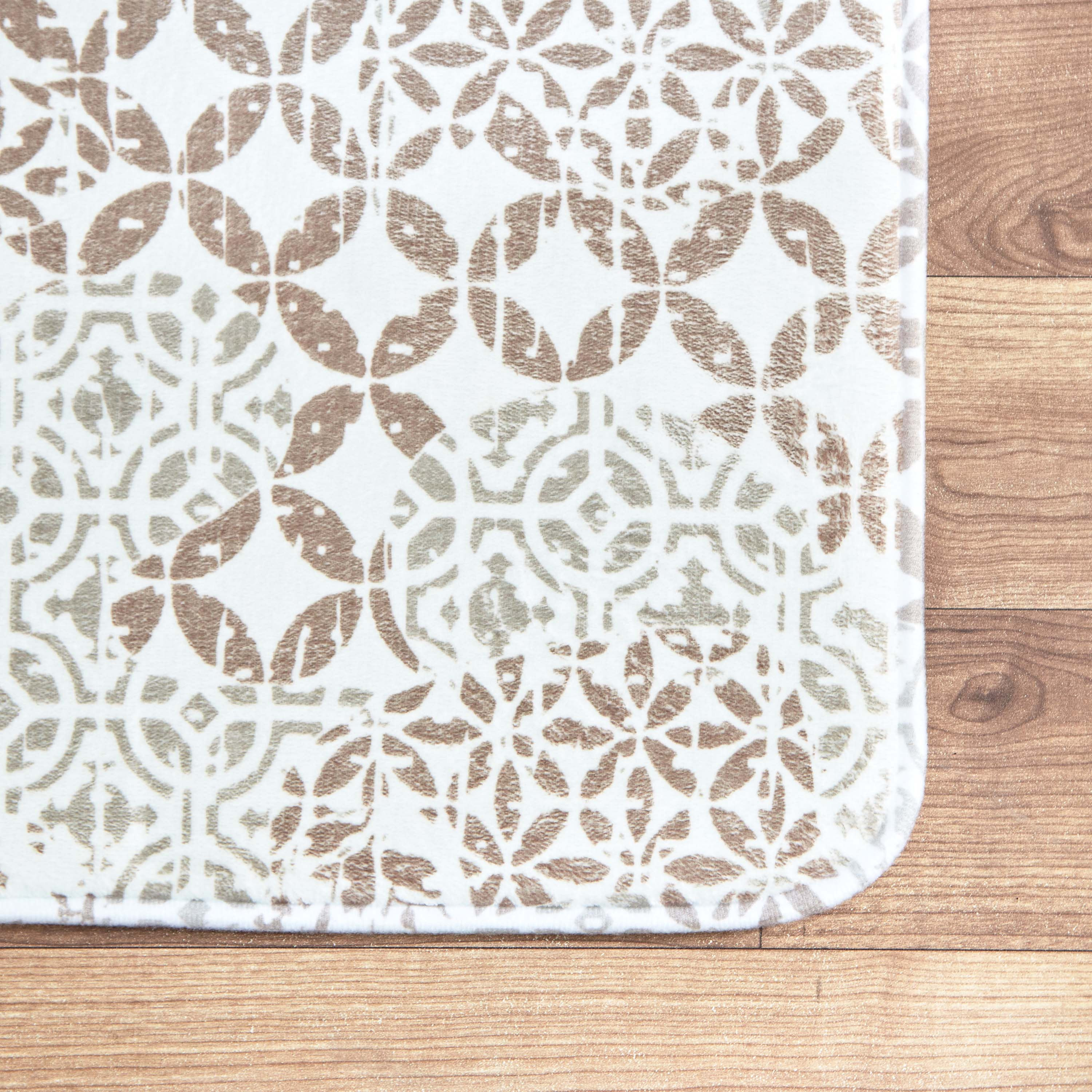 سجادة حمّام إسفنج بطبعات من أورورا أمور - 45x75 سم-hbxbedroom-floorcoverings-bathmats-image-3