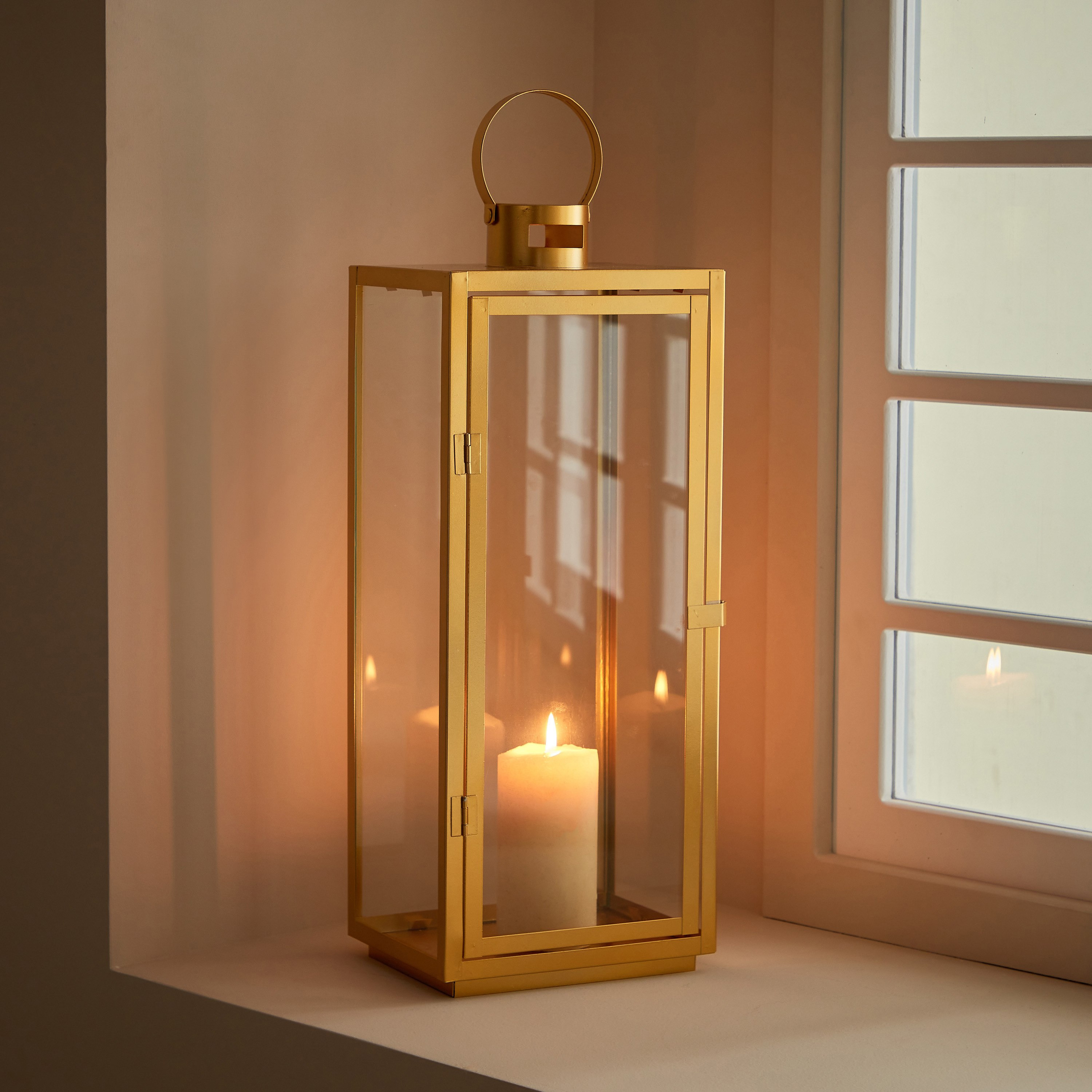 فانوس معدن بحامل شموع فوتيف زجاج شفاف من ناز - 20x15x50.5 سم-hbxdecorandfurnishings-homeaccessories-lanterns-image-2