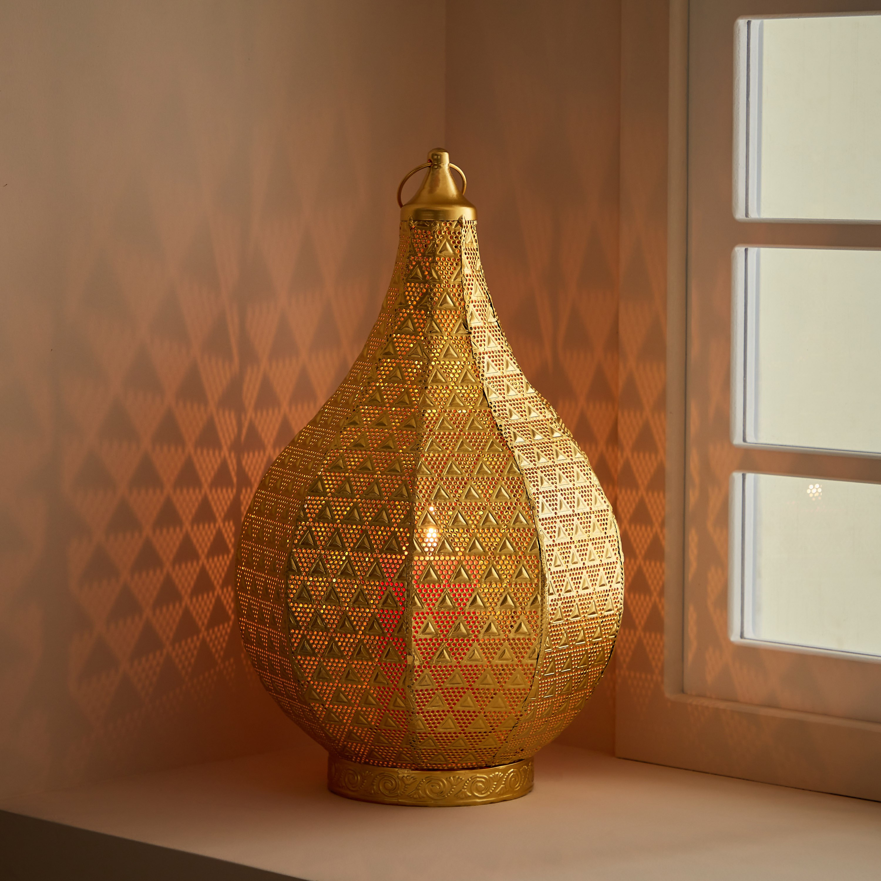 فانوس معدن من ناز - 28x28x47 سم-hbxdecorandfurnishings-homeaccessories-lanterns-image-2