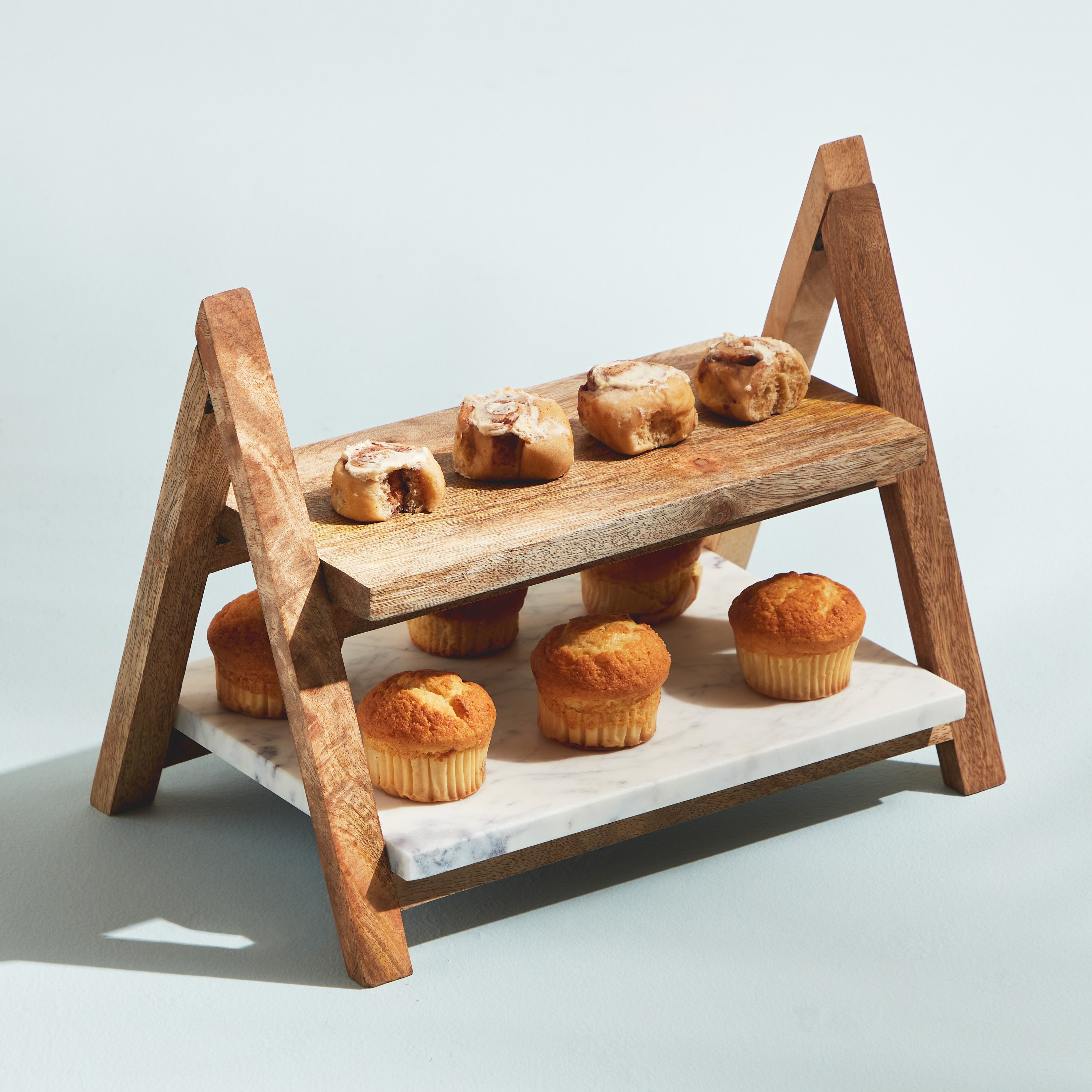 حامل حلويات خشب ورخام من بيانكا-hbxdecorandfurnishings-tabletop-serveware-image-1