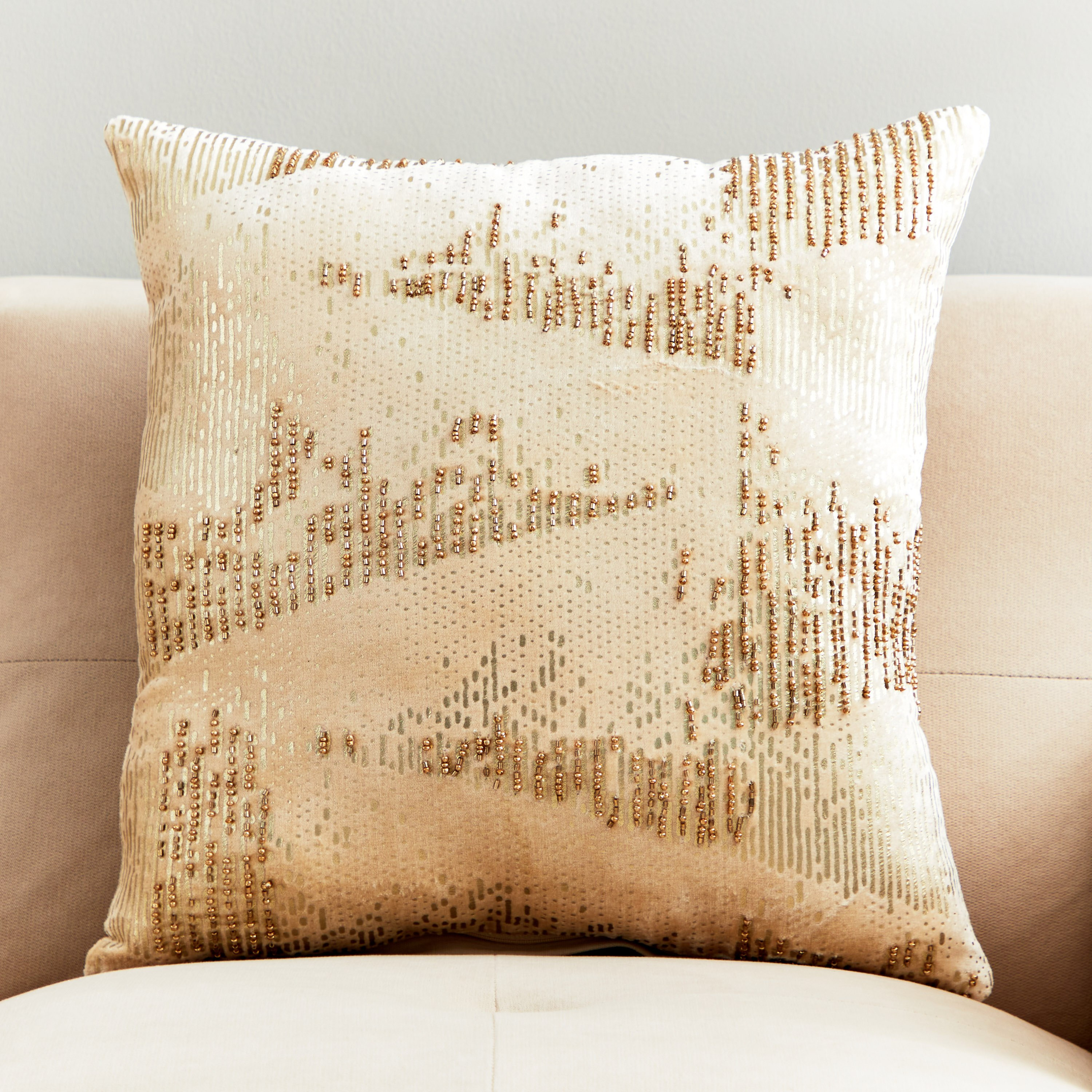 غطاء وسادة مزيّن بالفويل من بيترا بيرتي - 45x45 سم-hbxhomeware-cushionsandcovers-cushioncovers-image-1