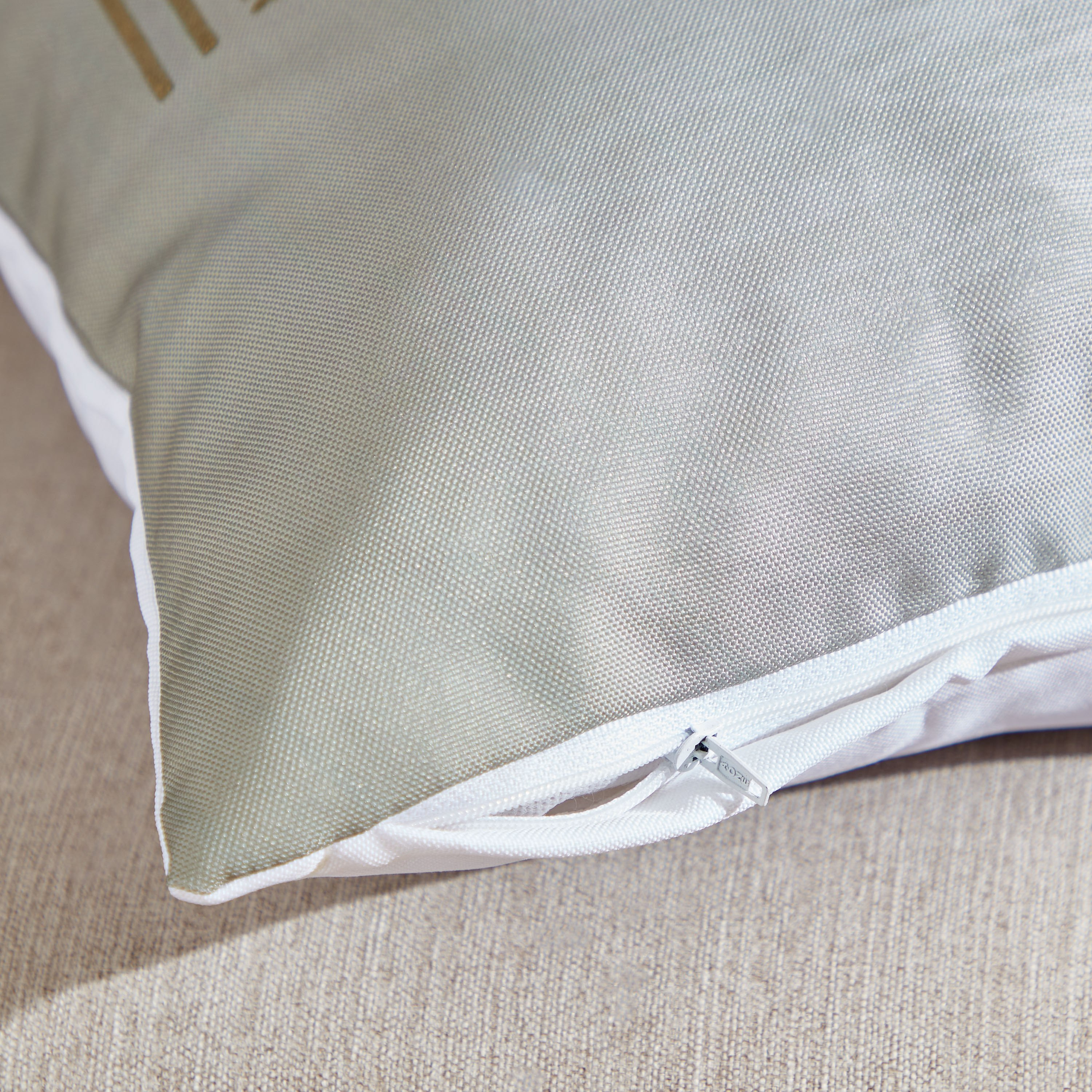 غطاء وسادة بطبعات رقميّة ورقائق فويل رمضان كريم - ايتاسا - 45x45 سم-hbxhomeware-cushionsandcovers-cushioncovers-image-3