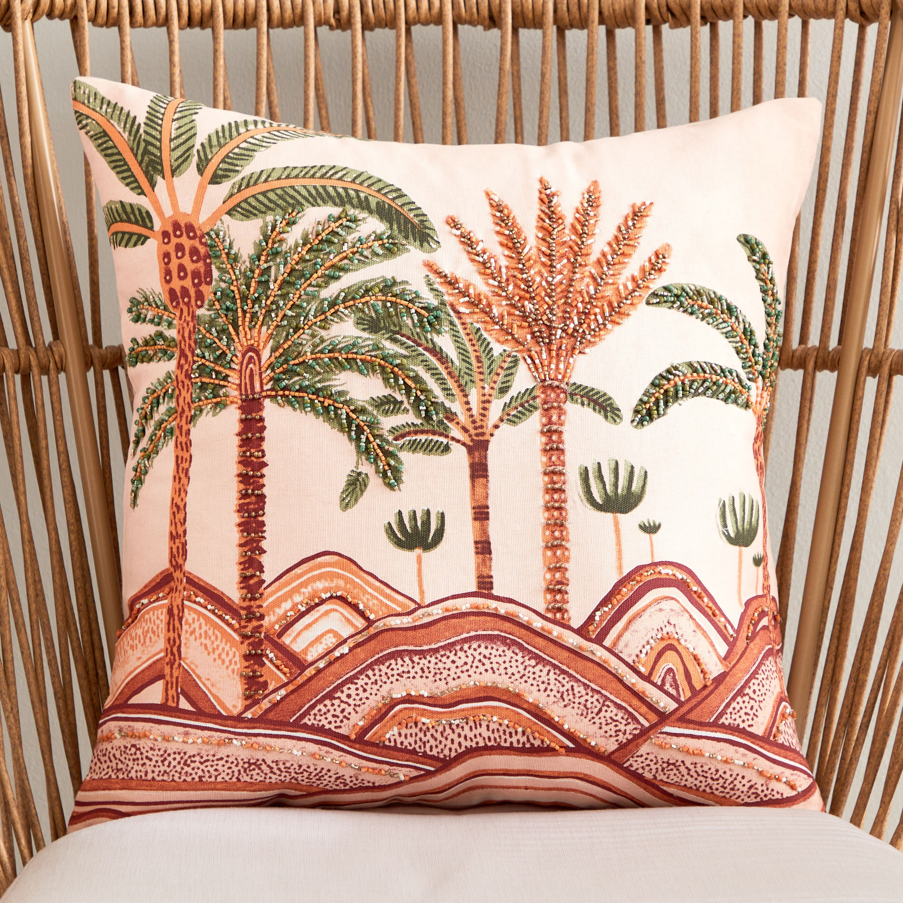 وسادة محشوة بطبعات من خورشيد - 45x45 سم-hbxlivingroom-furnishings-cushionsandcovers-filledcushions-image-1