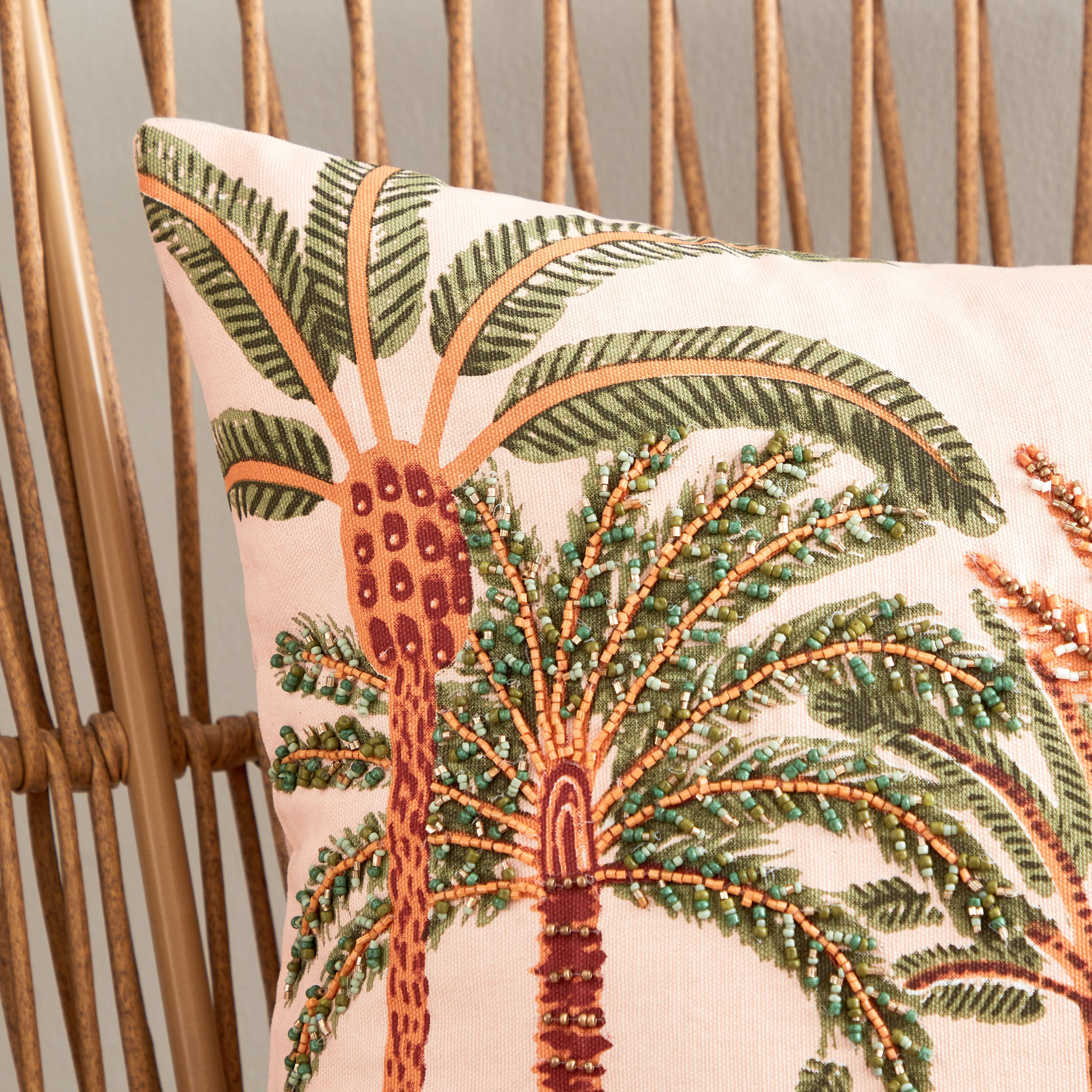 وسادة محشوة بطبعات من خورشيد - 45x45 سم-hbxlivingroom-furnishings-cushionsandcovers-filledcushions-image-2