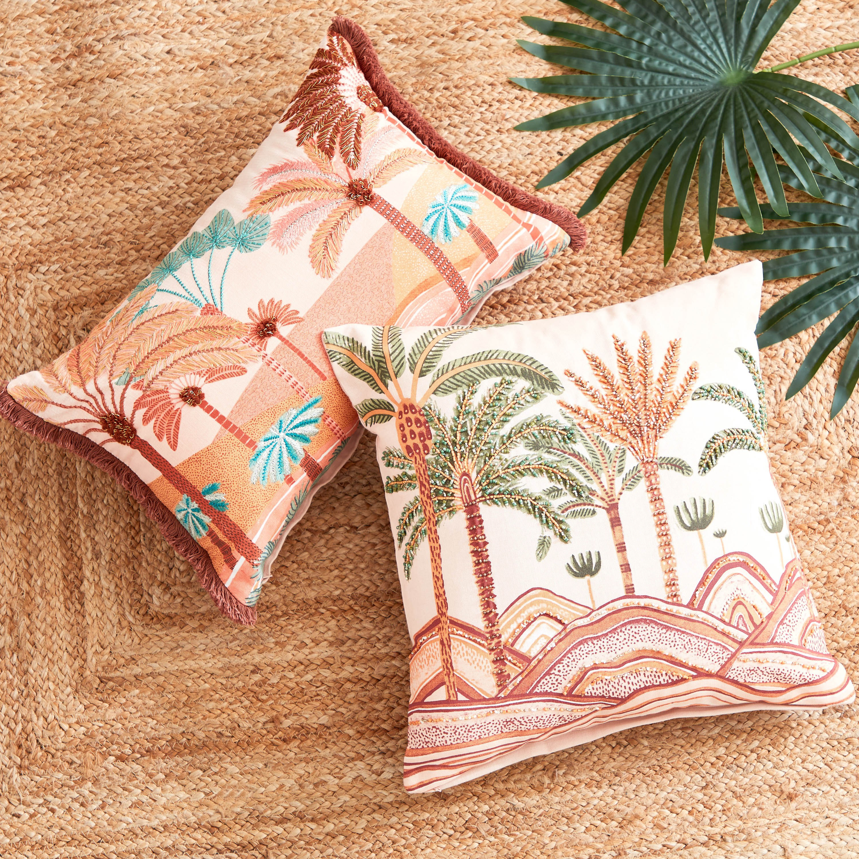 وسادة محشوة بطبعات من خورشيد - 45x45 سم-hbxlivingroom-furnishings-cushionsandcovers-filledcushions-image-4