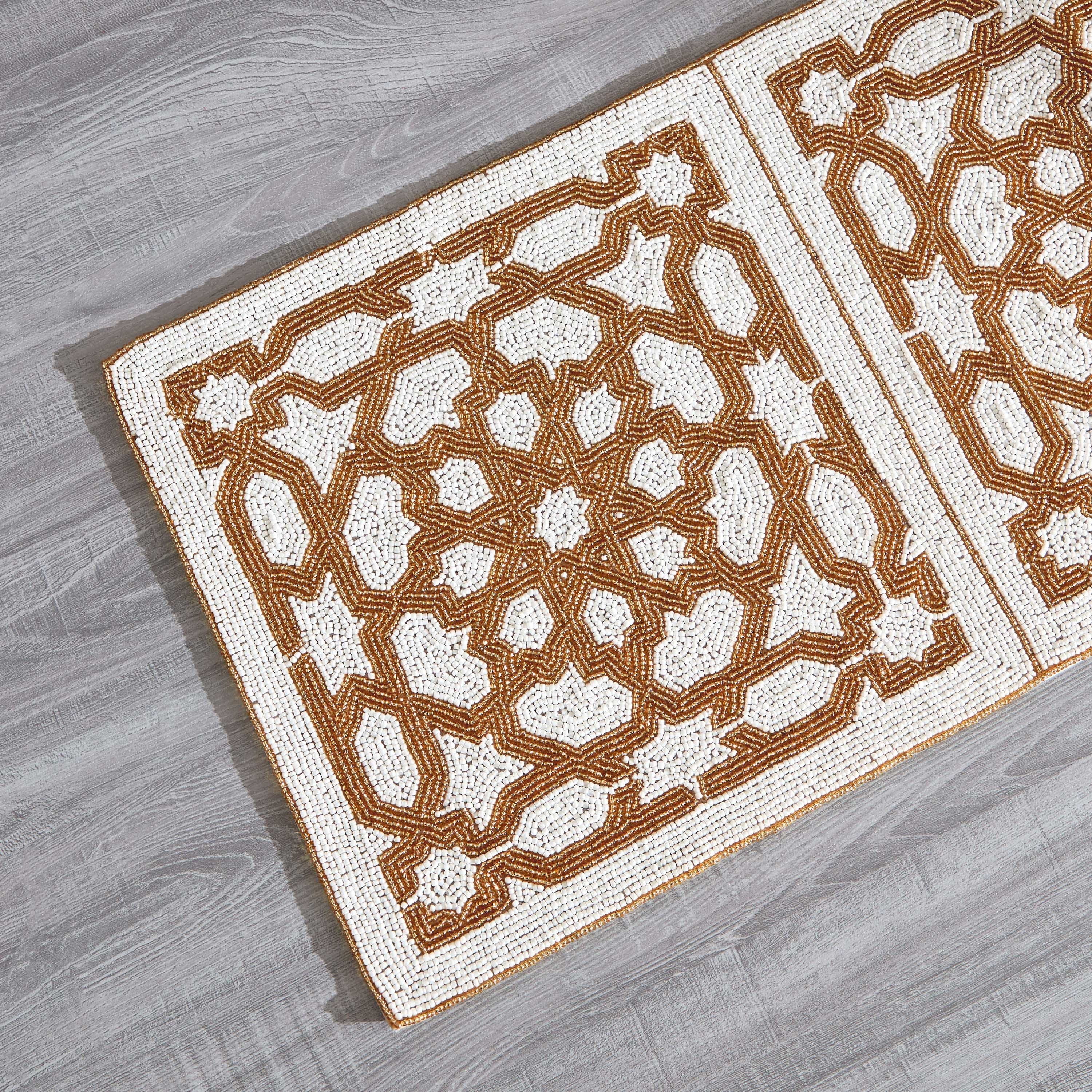 مفرش طاولة مزين بالخرز من ماركازي - 33x100 سم-hbxdecorandfurnishings-homefurnishings-tablelinens-image-2