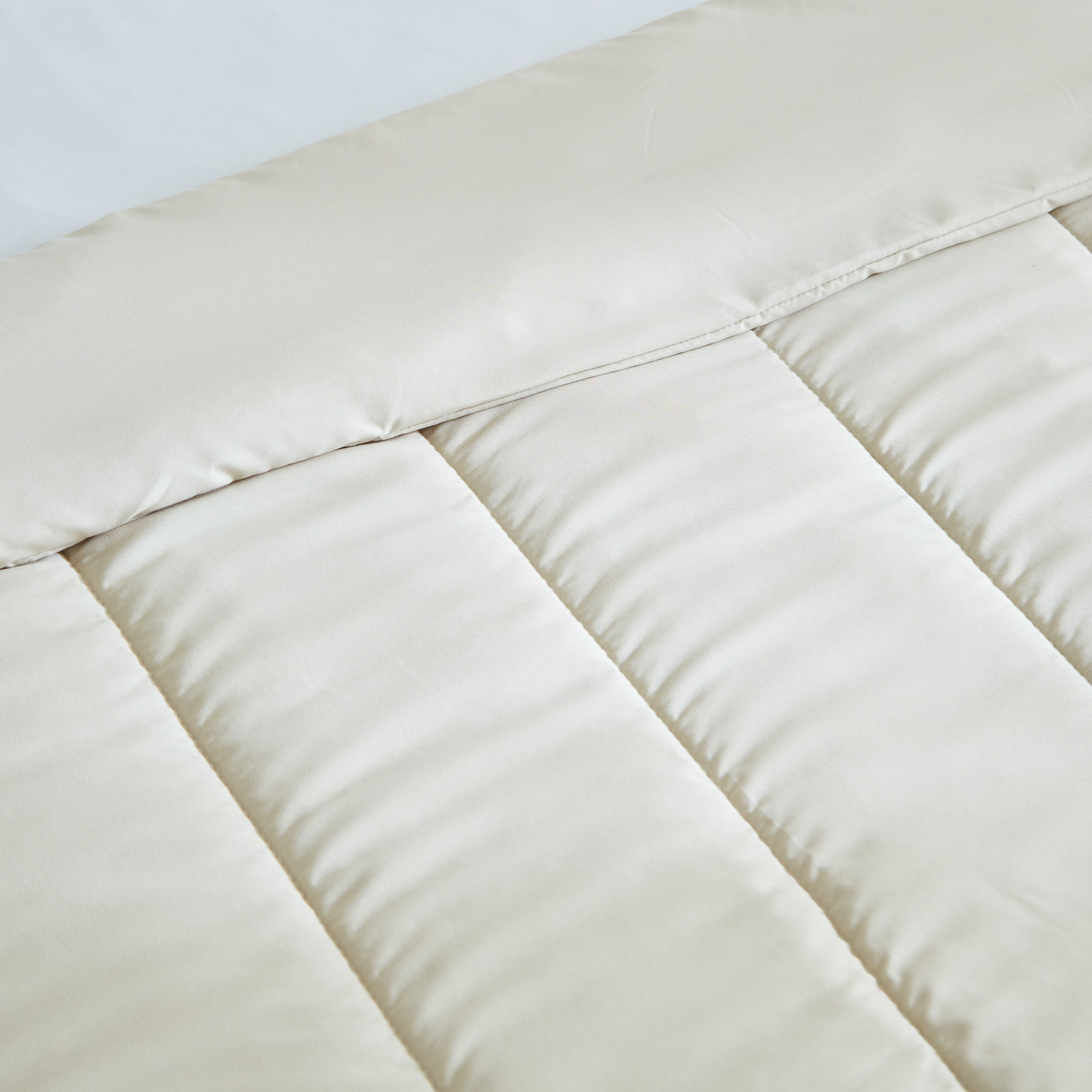 Axis Solid Double Microfibre Comforter - 200x230 cm-PROMO_HB_AE_B1G1_250925-image-4