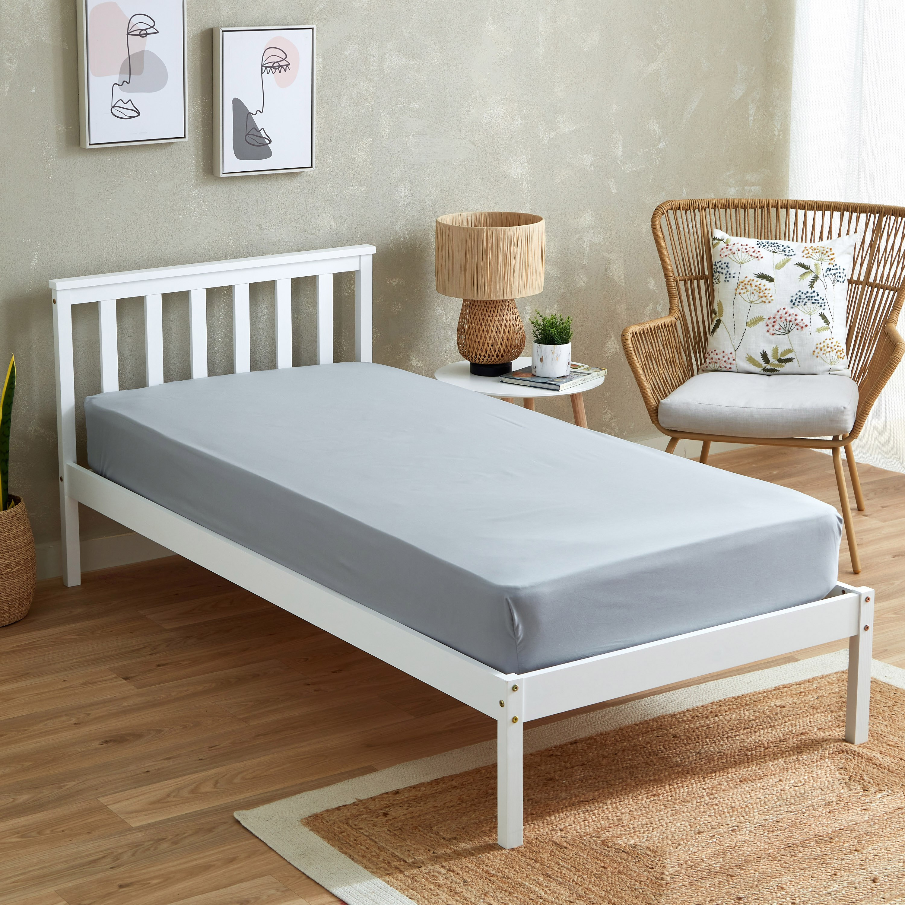 شرشف مطاطي فردي سادة من الألياف الدقيقة من أكسيس - 90x190+20 سم-hbxhomeware-hbxbedroom-image-1