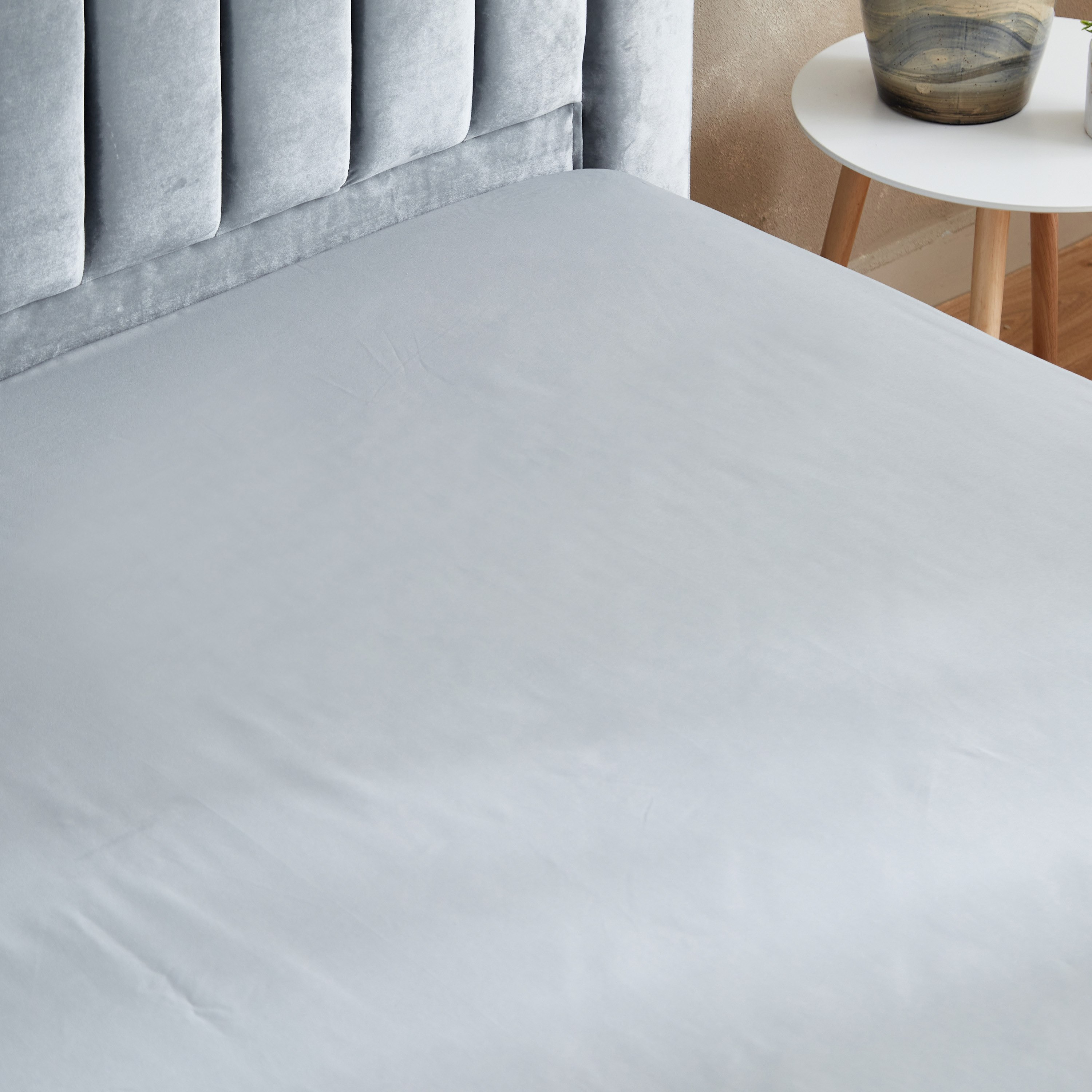 Axis Solid Microfiber King Fitted Sheet - 180x200+25 cm-hbxhomeware-hbxbedroom-image-4