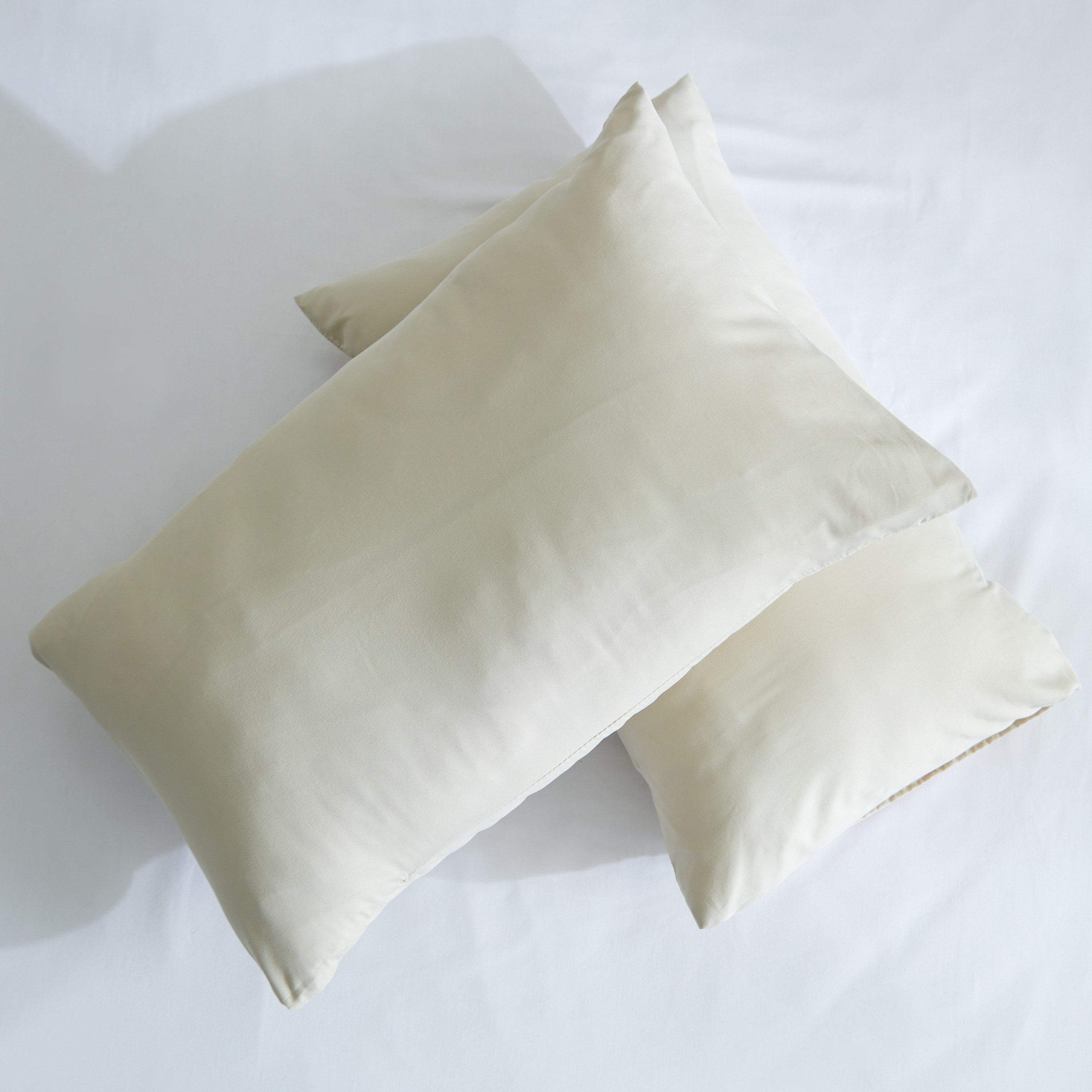 Axis 2-Piece Solid Microfibre Pillowcase Set - 45x70 cm-hbxhomeware-hbxbedroom-image-3