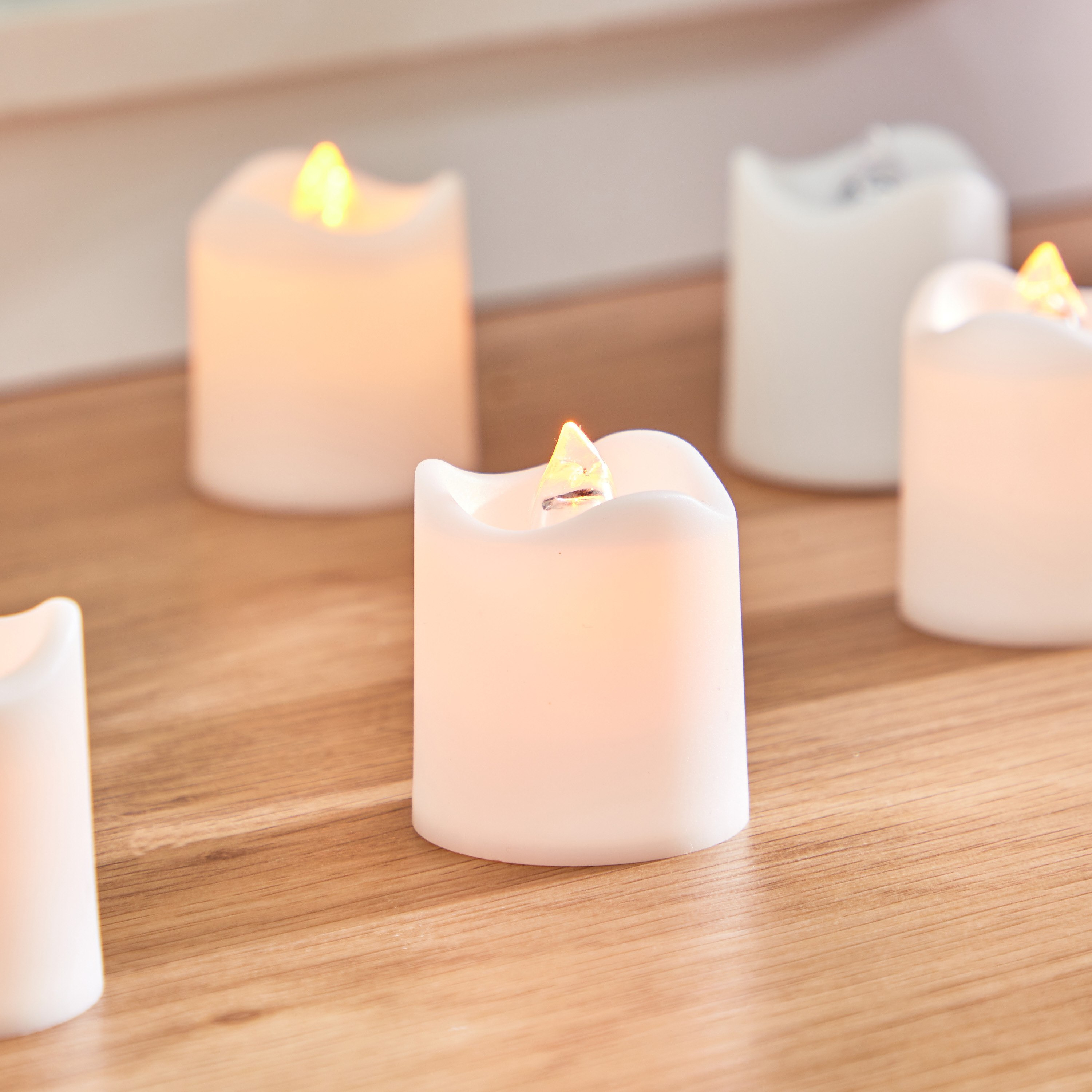 طقم شموع صغيرة إل إي دي 6 قطع من إيف شامدول - 2.5x2.5x4 سم-hbxhomeware-hbxdecorandfurnishings-image-3