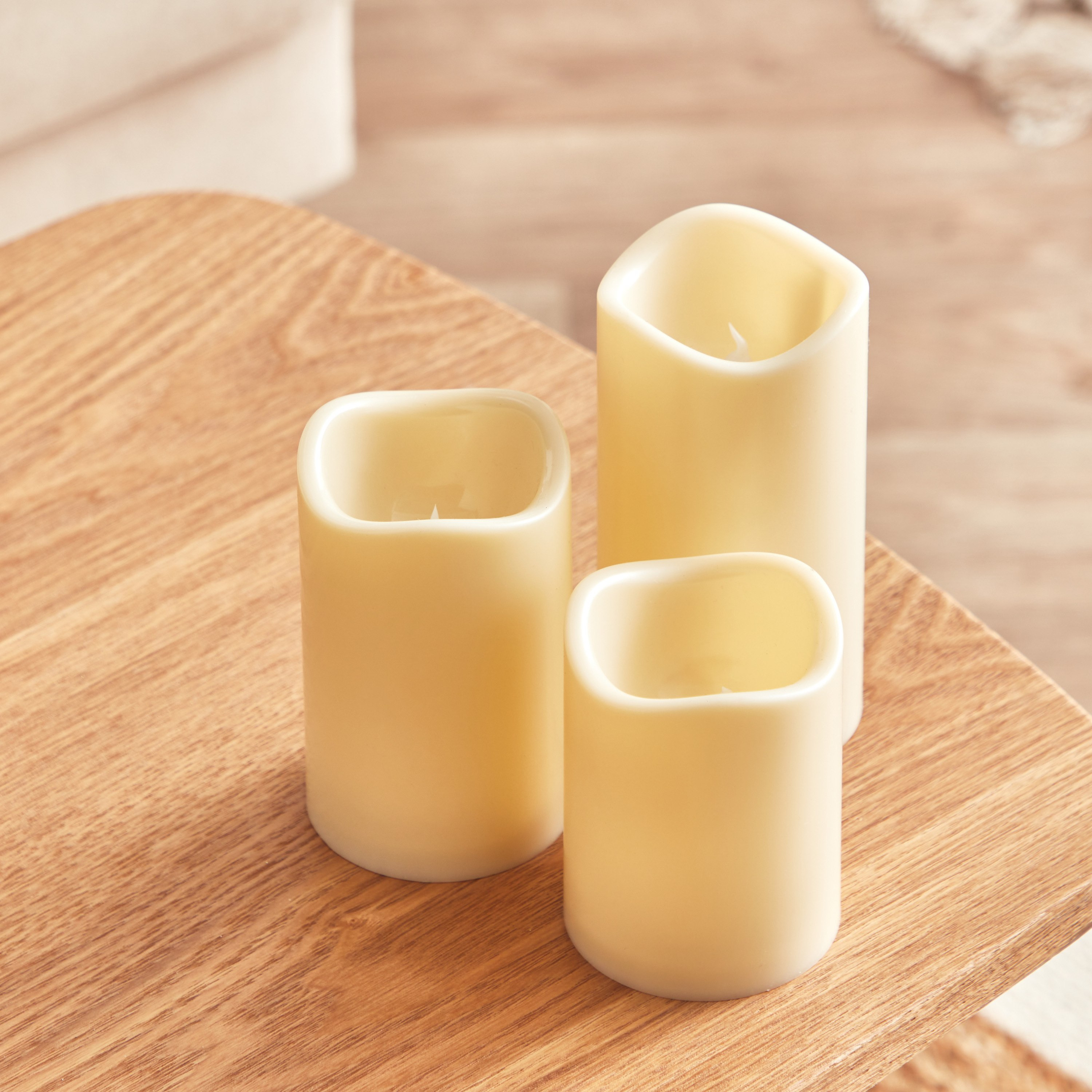 طقم شموع إل إي دي كريسماس شامدول 3 قطع من إيف-hbxhomeware-hbxdecorandfurnishings-image-2