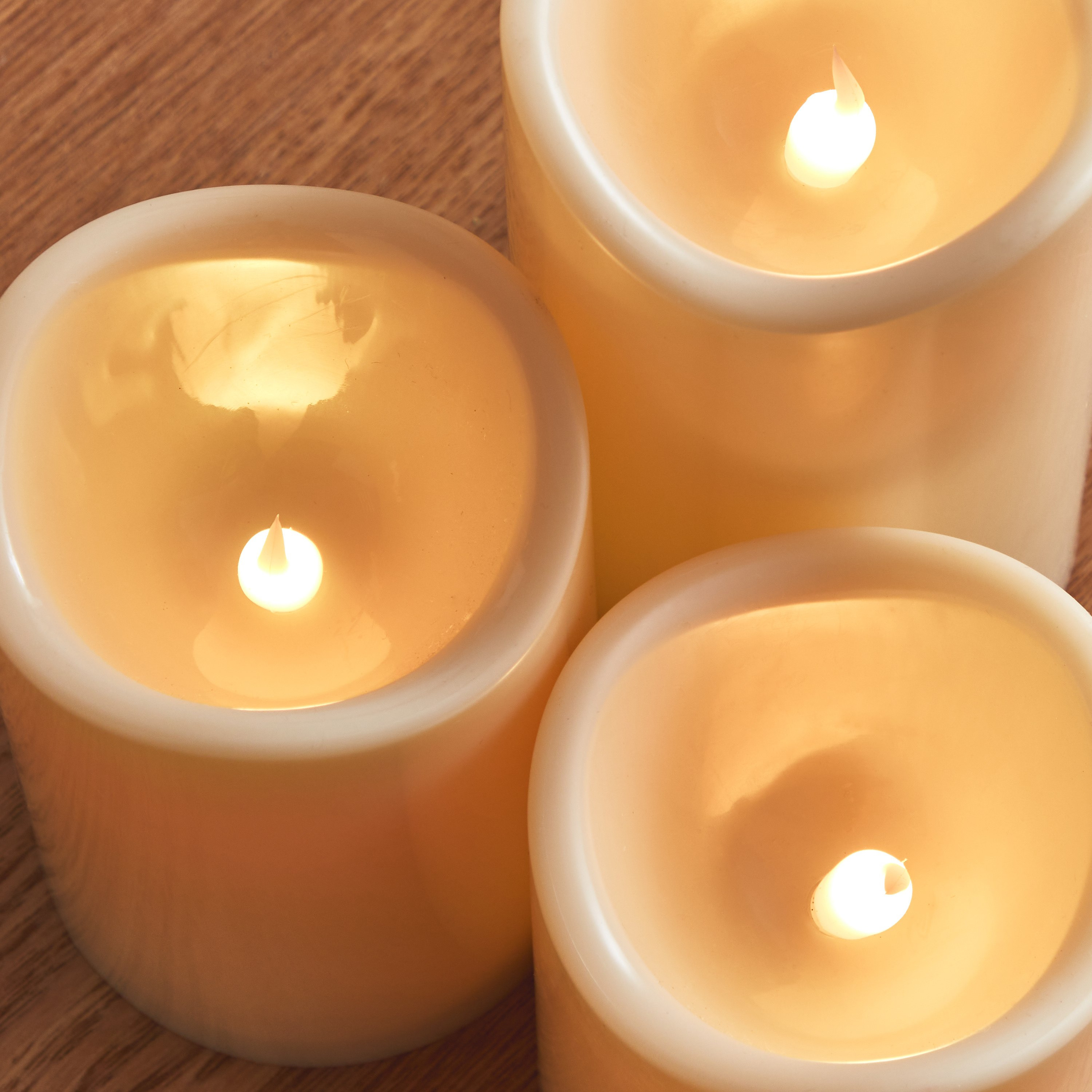 طقم شموع إل إي دي كريسماس شامدول 3 قطع من إيف-hbxhomeware-hbxdecorandfurnishings-image-3