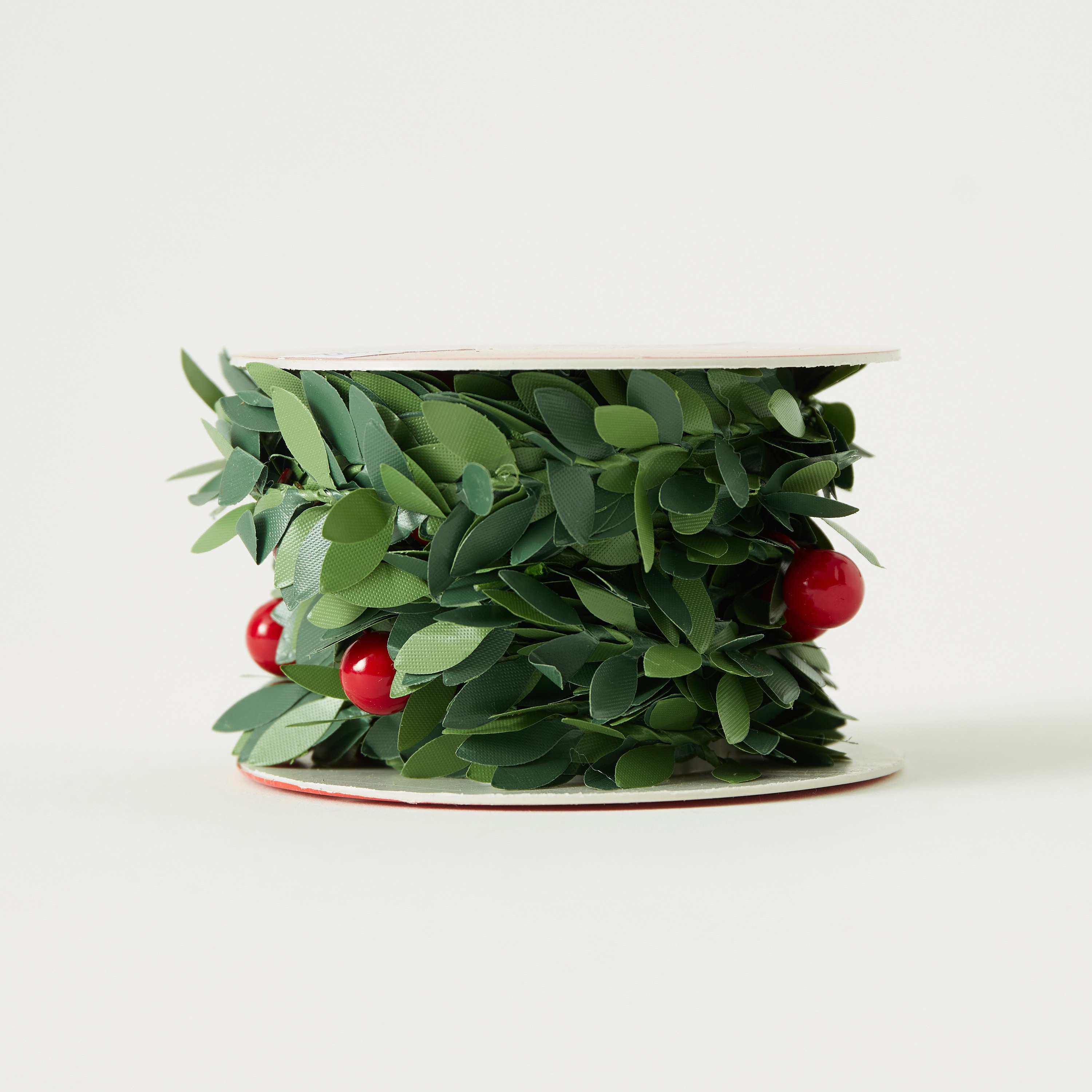 Eve Chamdol Holly with Red Berries Garland - 2.7 m-hbxhomeware-hbxdecorandfurnishings-image-5