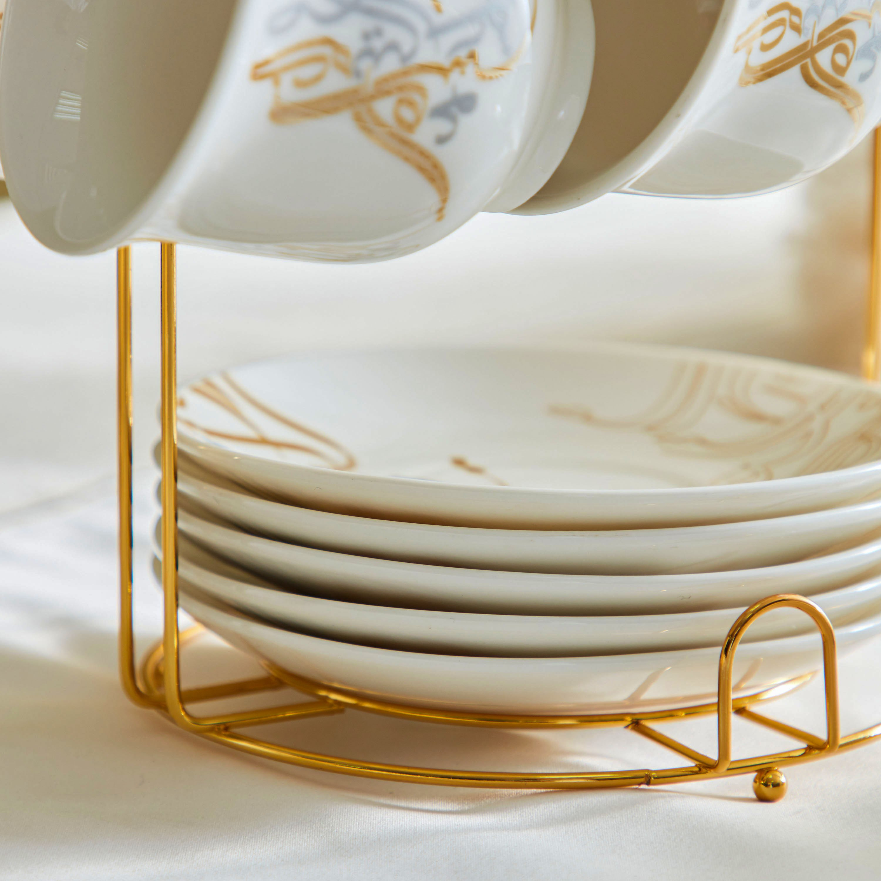 طقم فناجين وأطباق وحامل بطبعات كاليجرافي- 13 قطعة-hbxhomeware-hbxkitchen-image-6