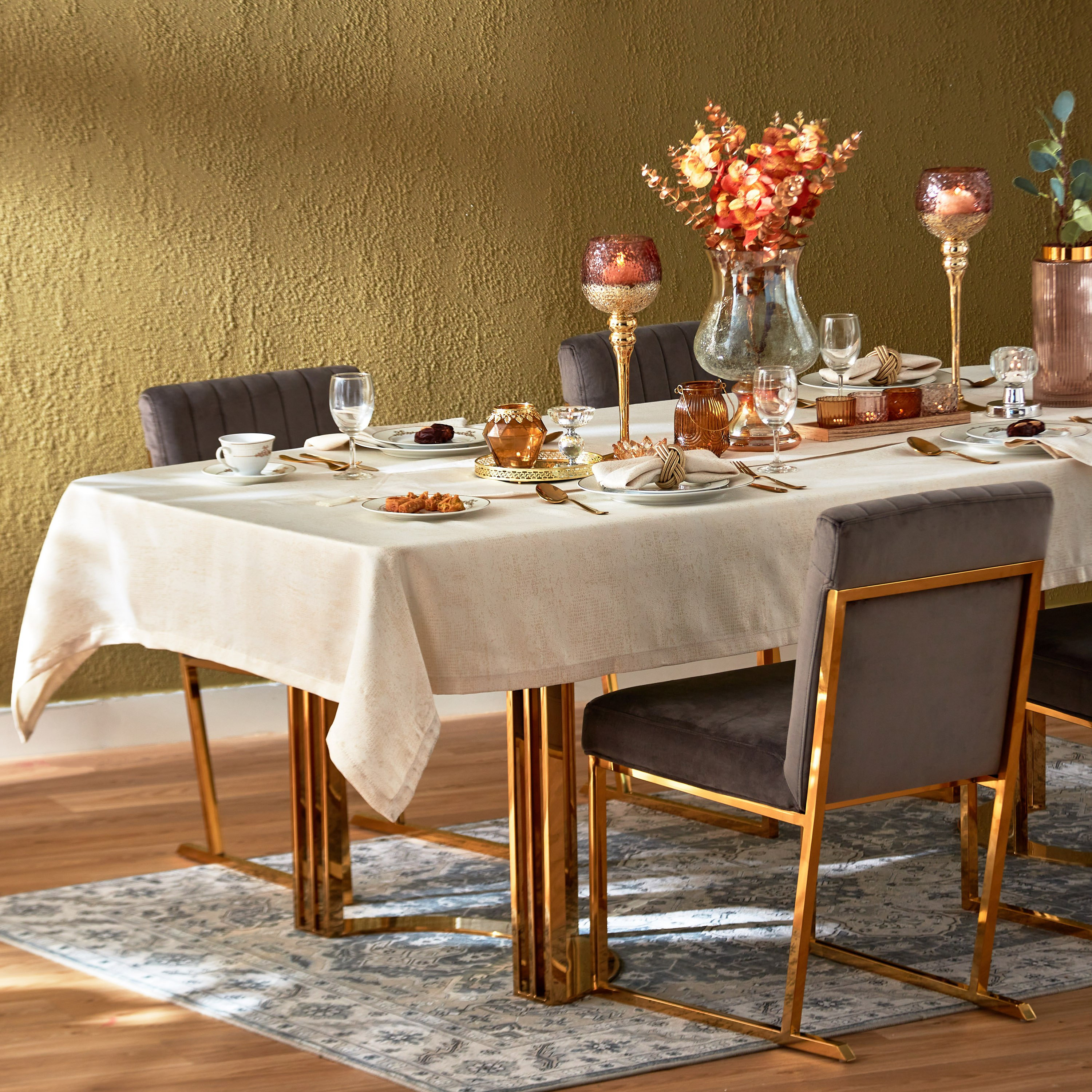 مفرش طاولة قماش جاكارد من هاربر نابري - 130x170 سم-hbxdecorandfurnishings-homefurnishings-tablelinens-image-4