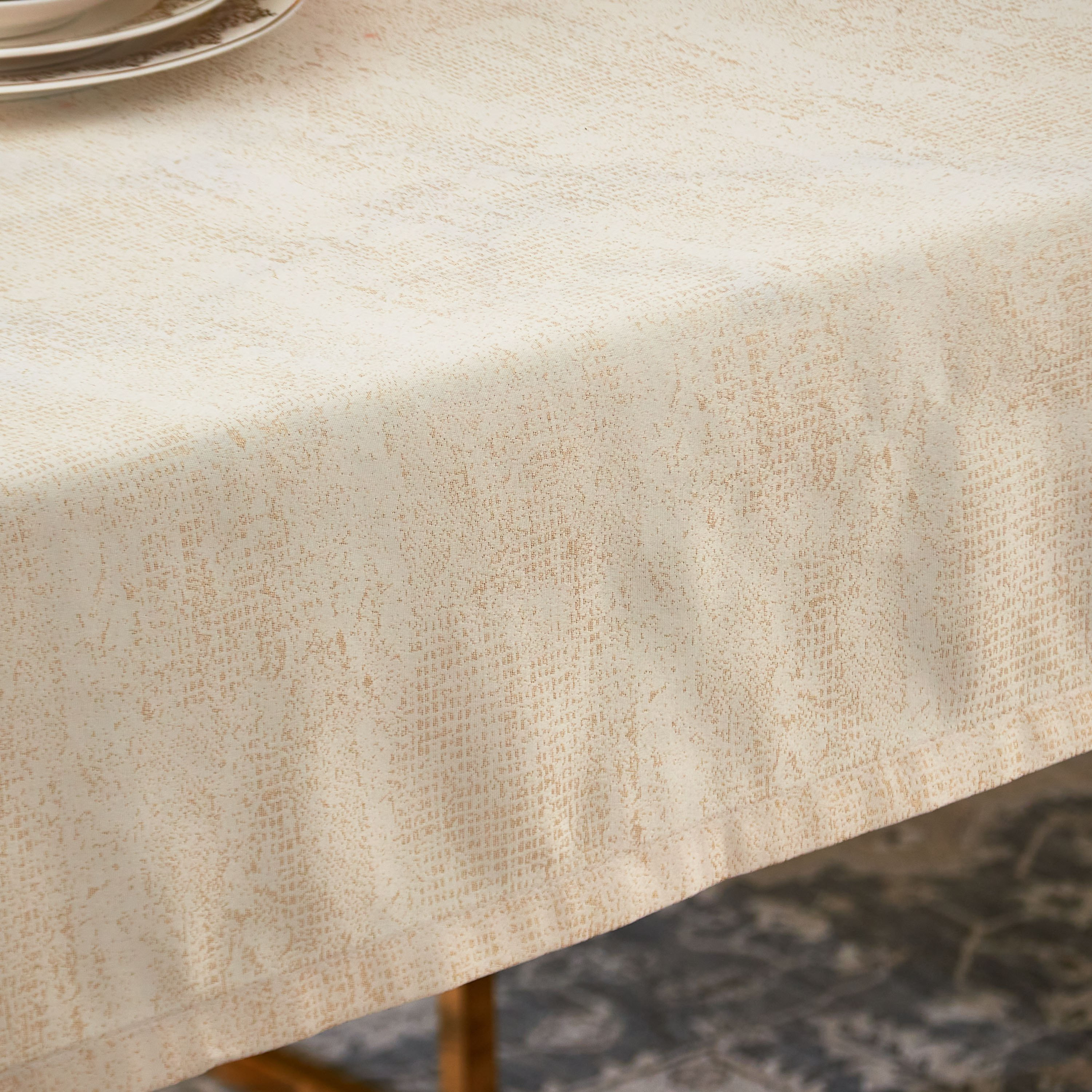 مفرش طاولة قماش جاكارد من هاربر نابري - 140x250 سم-hbxdecorandfurnishings-homefurnishings-tablelinens-image-3