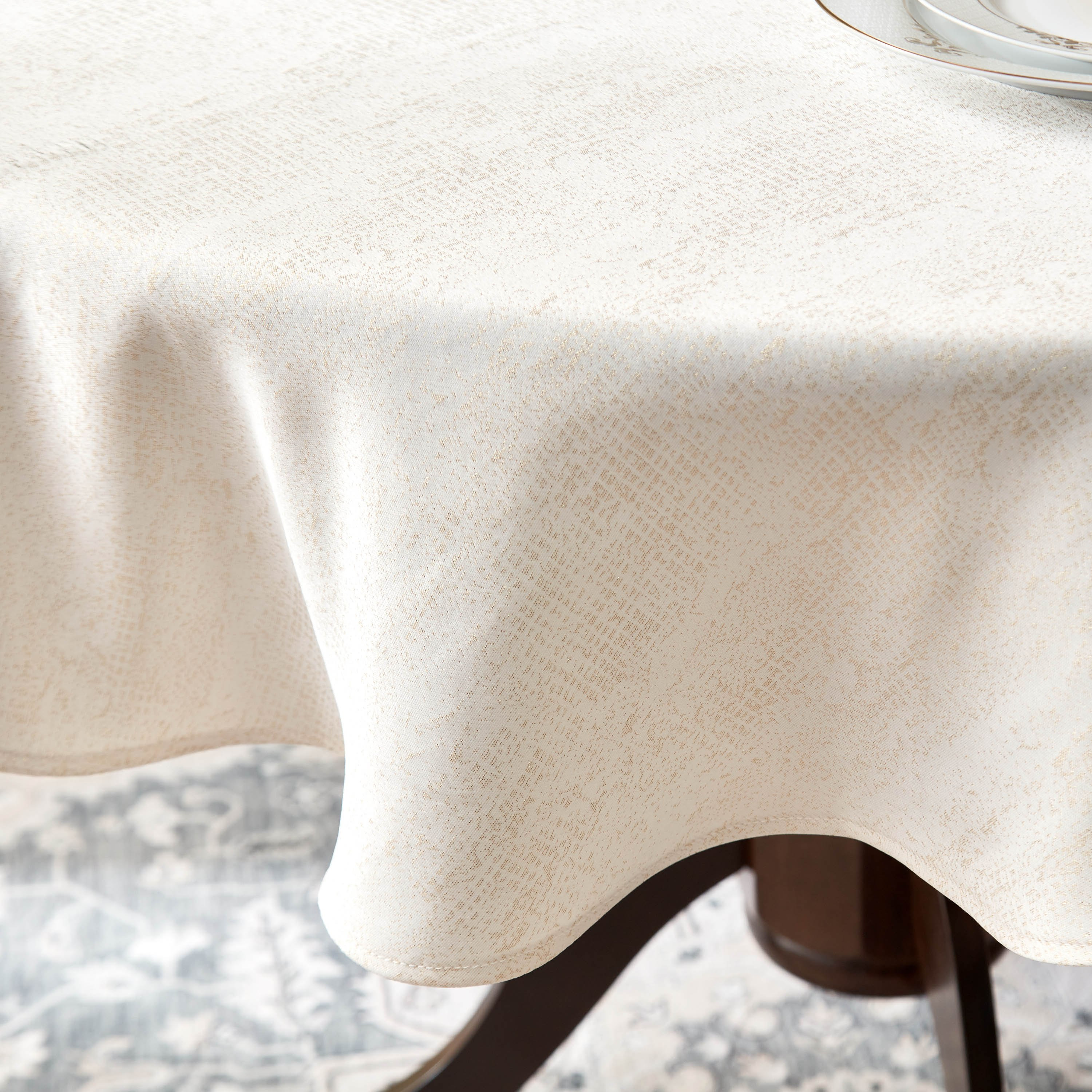 مفرش طاولة جاكارد مستدير من هاربر نابري - 140 سم-hbxdecorandfurnishings-homefurnishings-tablelinens-image-2