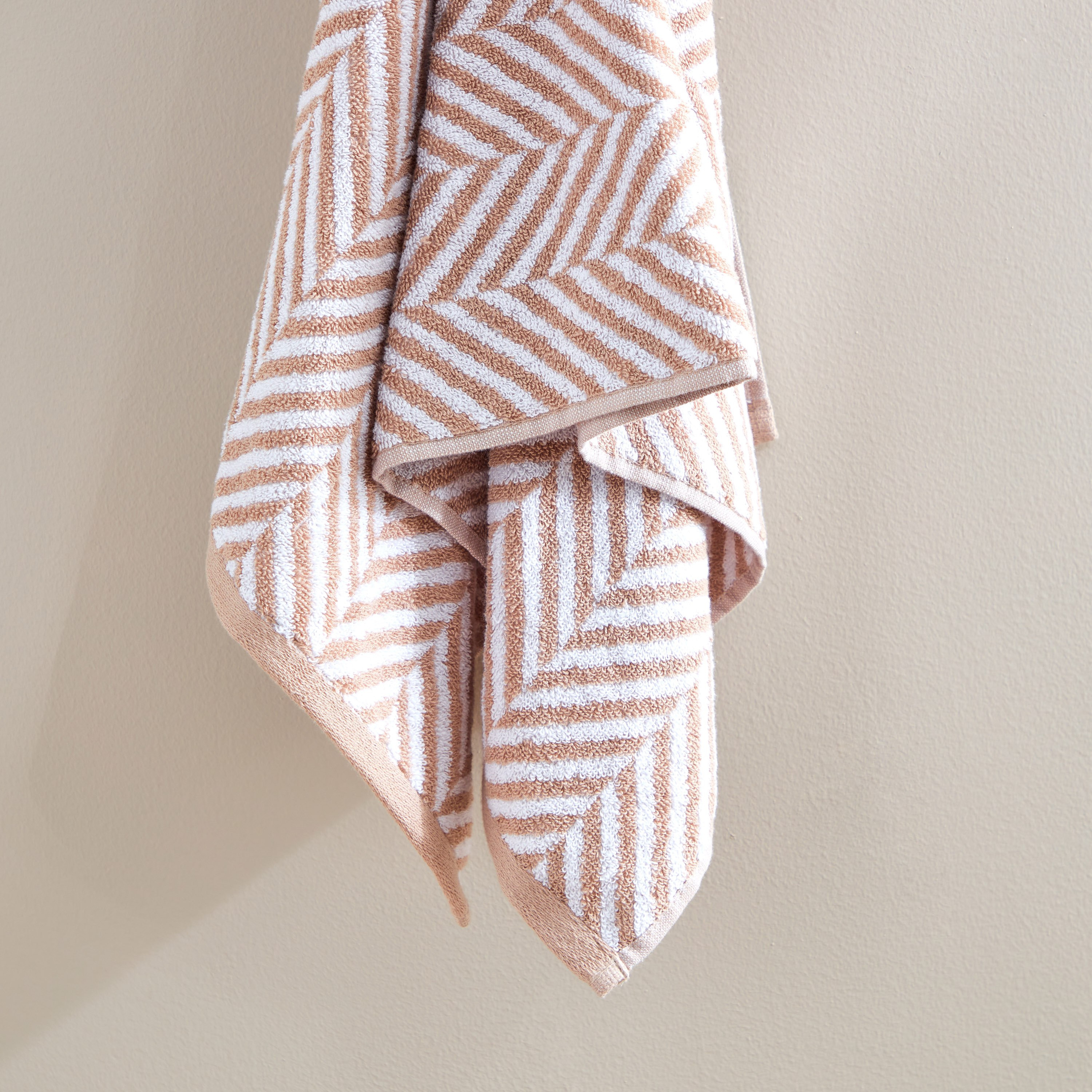 منشفة يد قطن منقوشة من ريو - 50x90 سم-hbxbathroom-bathroomtextiles-image-3