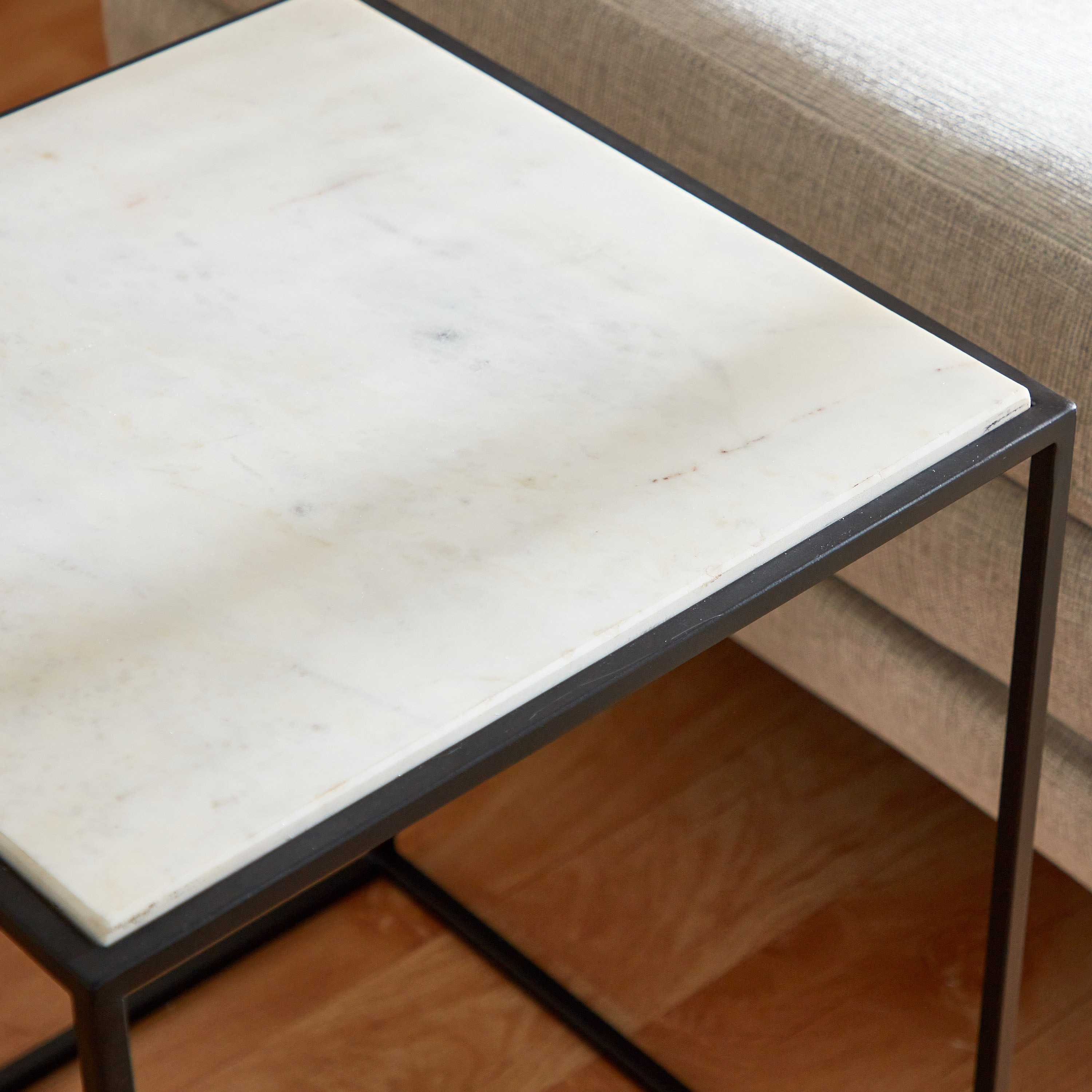 طاولة جانبية بسطح من الرخام الأصلي - إيلين من كافون-hbxfurniture-livingroom-endtables-image-4