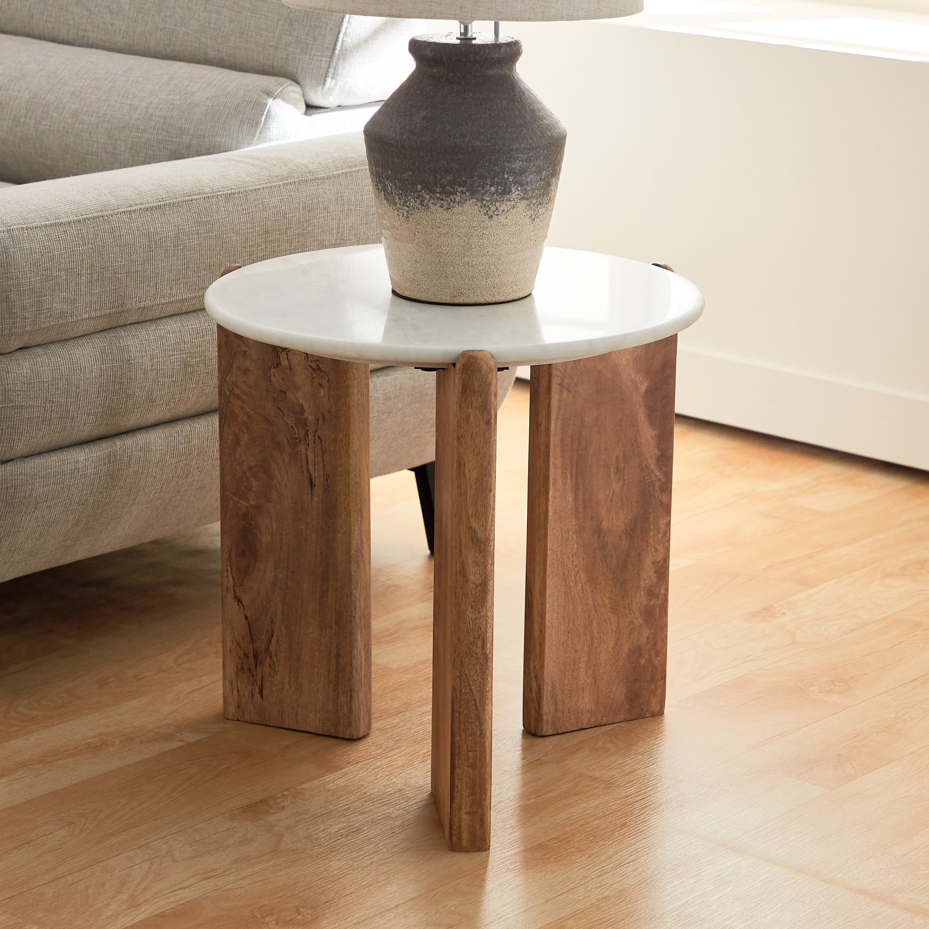 طاولة جانبية بسطح من الرخام - رالف من فيندرا-hbxfurniture-livingroom-endtables-image-1