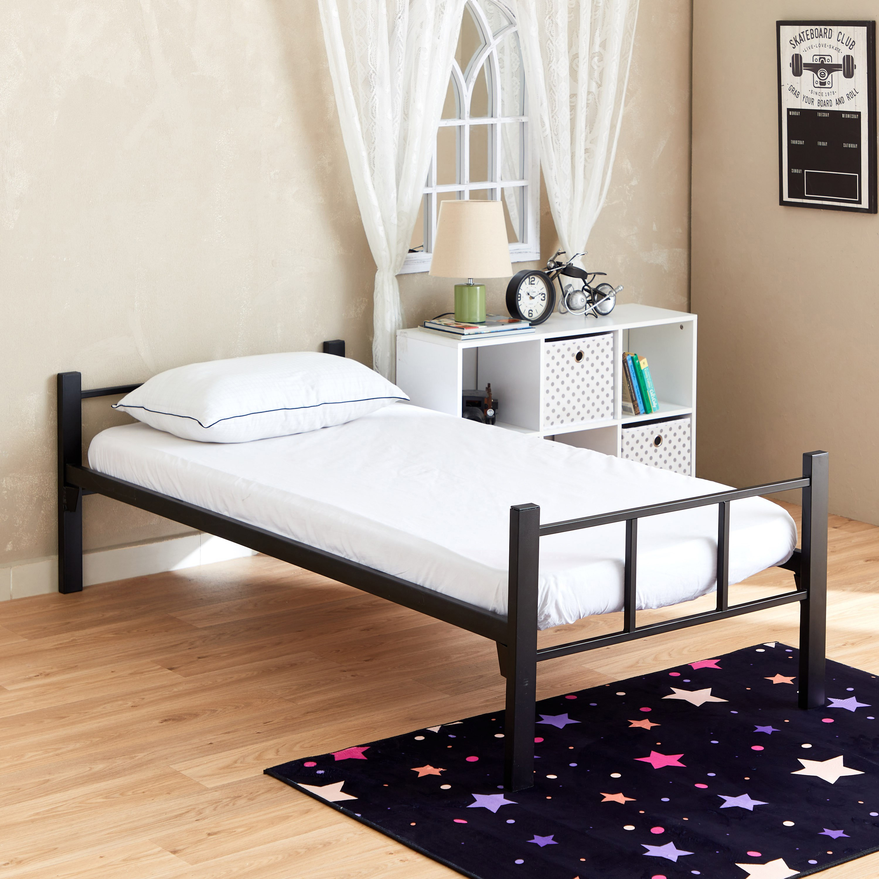 Cheap single metal store bed frame