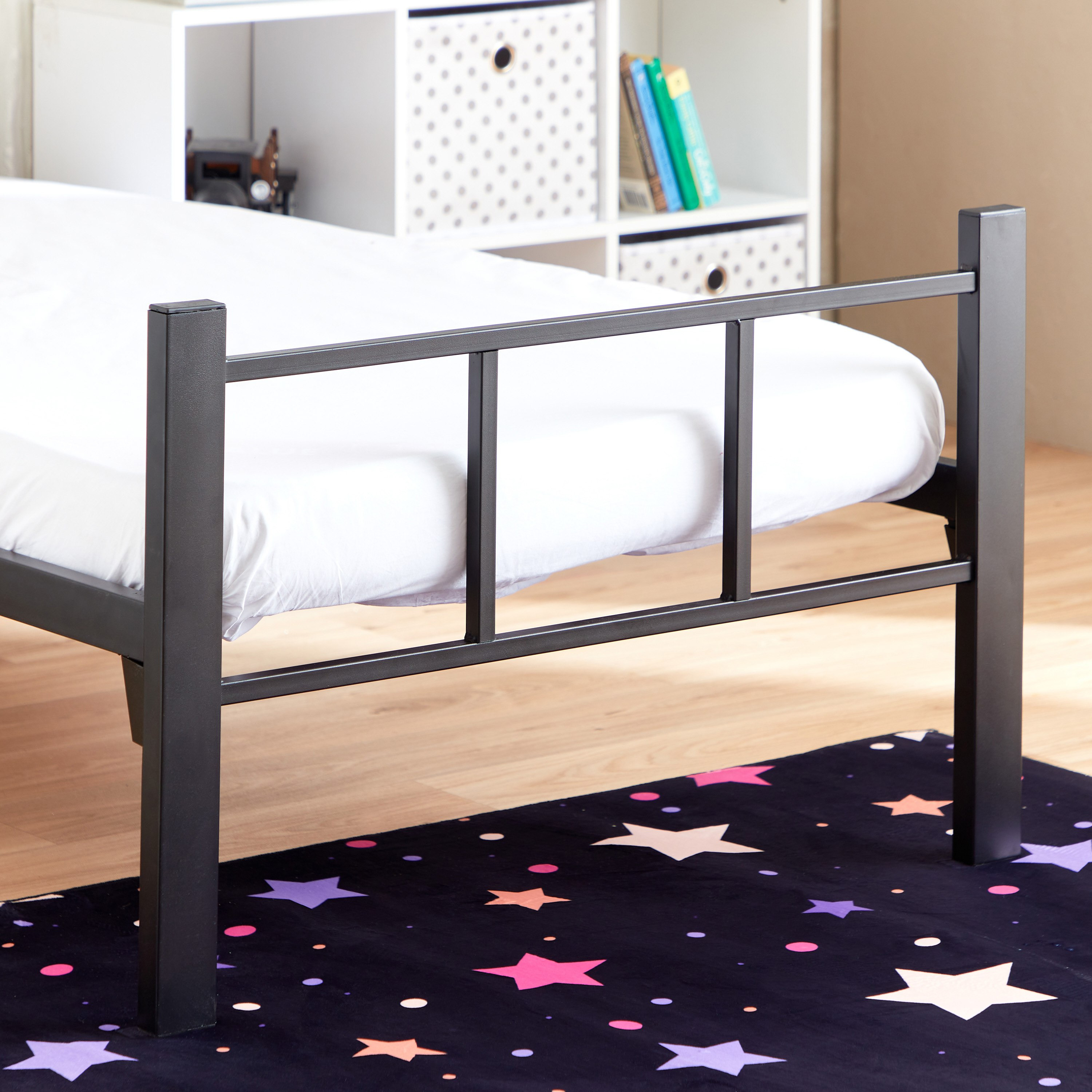 Cheap deals black beds