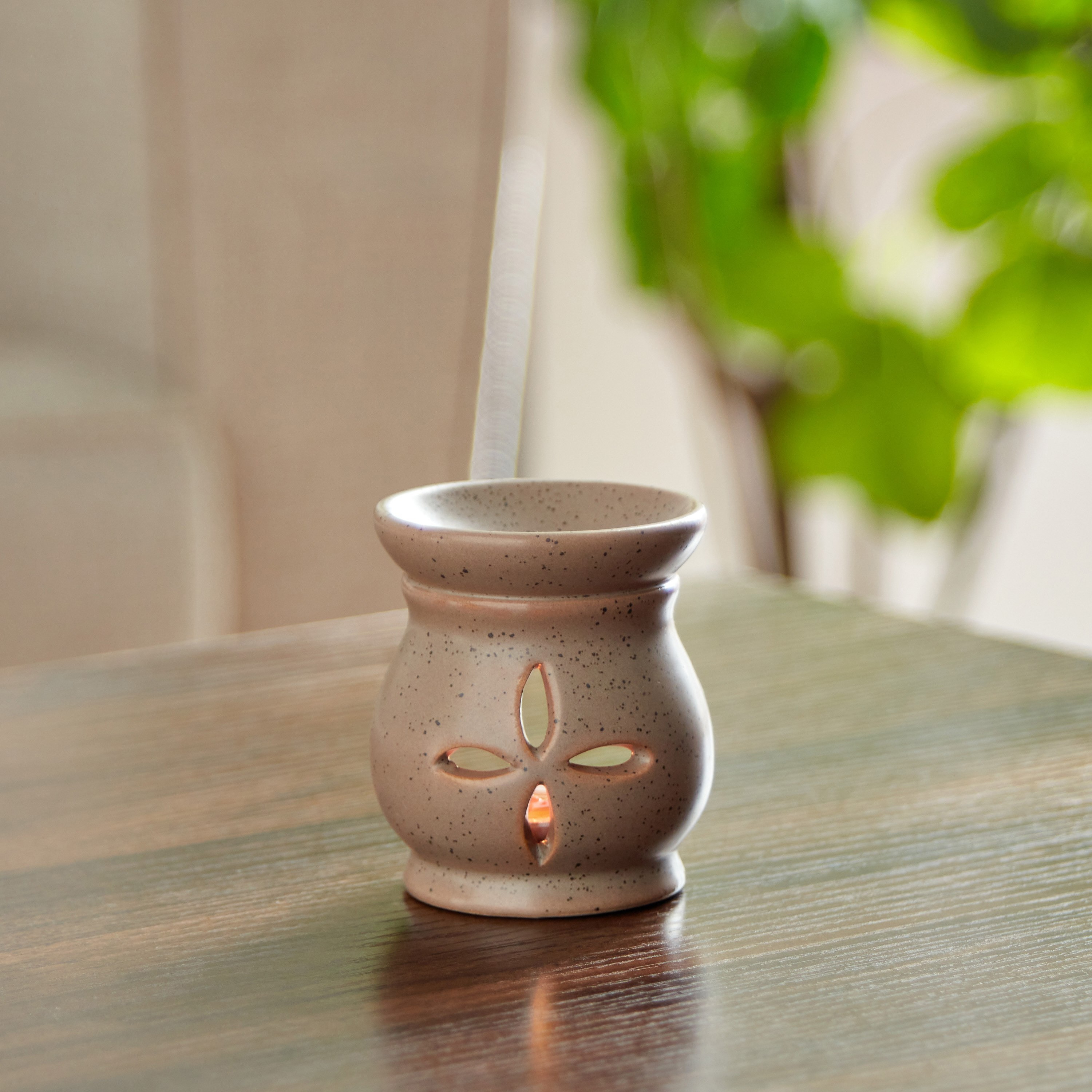 Zesty Ceramic Oil Burner - 6.5x6.5x7.5 cm-hbxhomeware-hbxdecorandfurnishings-image-2