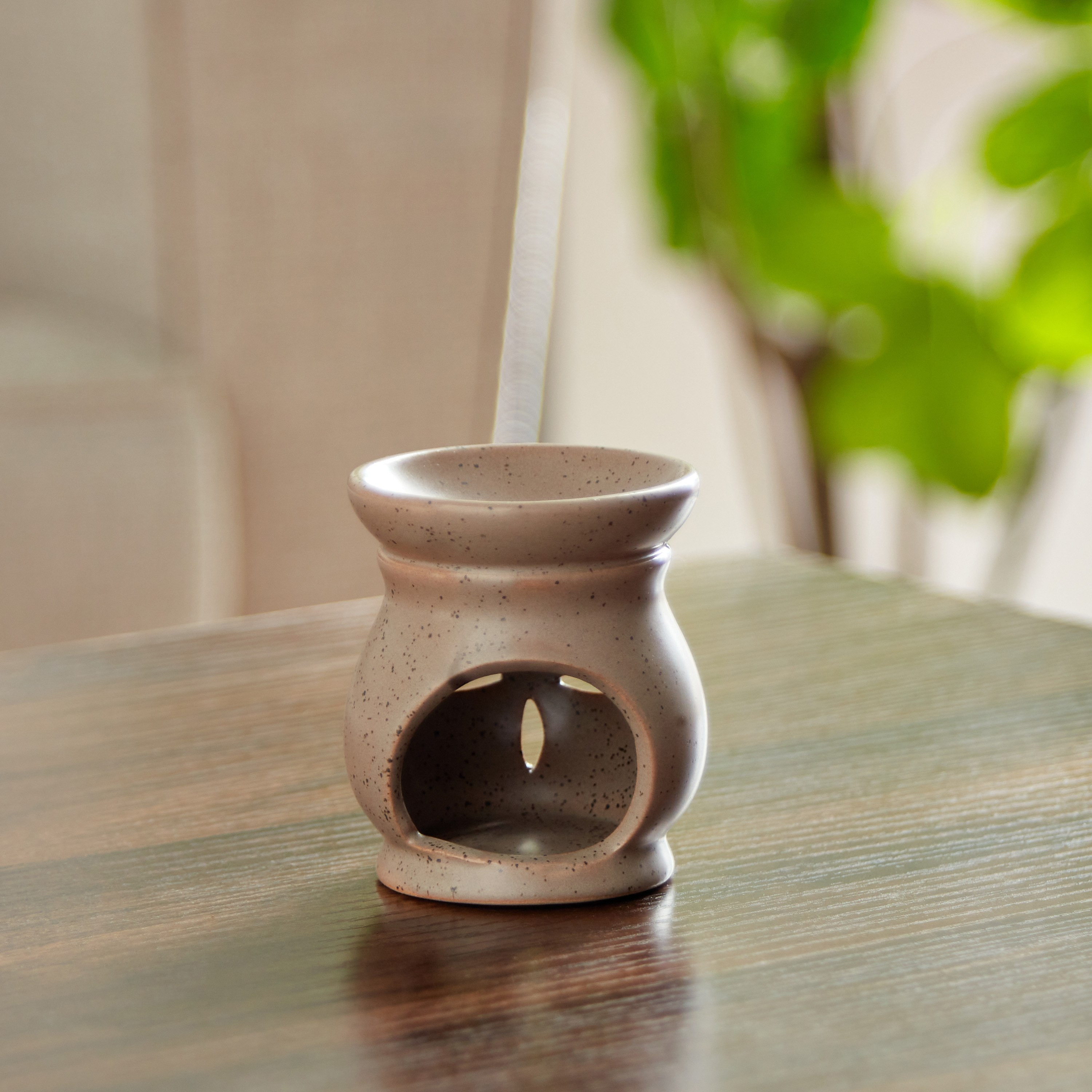 Zesty Ceramic Oil Burner - 6.5x6.5x7.5 cm-hbxhomeware-hbxdecorandfurnishings-image-3