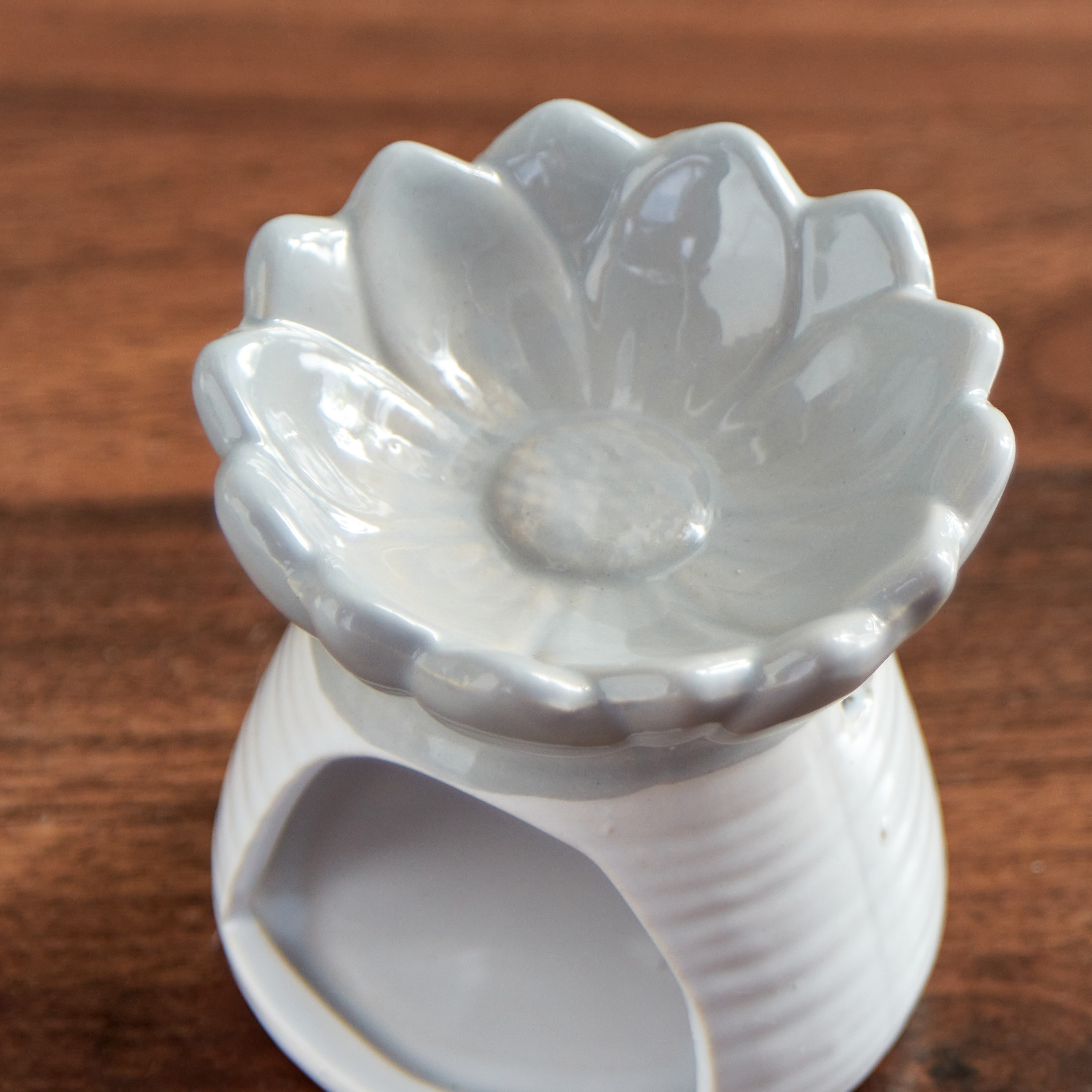 مبخرة زيت سيراميك من زيستي - 9x9x9 سم-hbxhomeware-hbxdecorandfurnishings-image-4