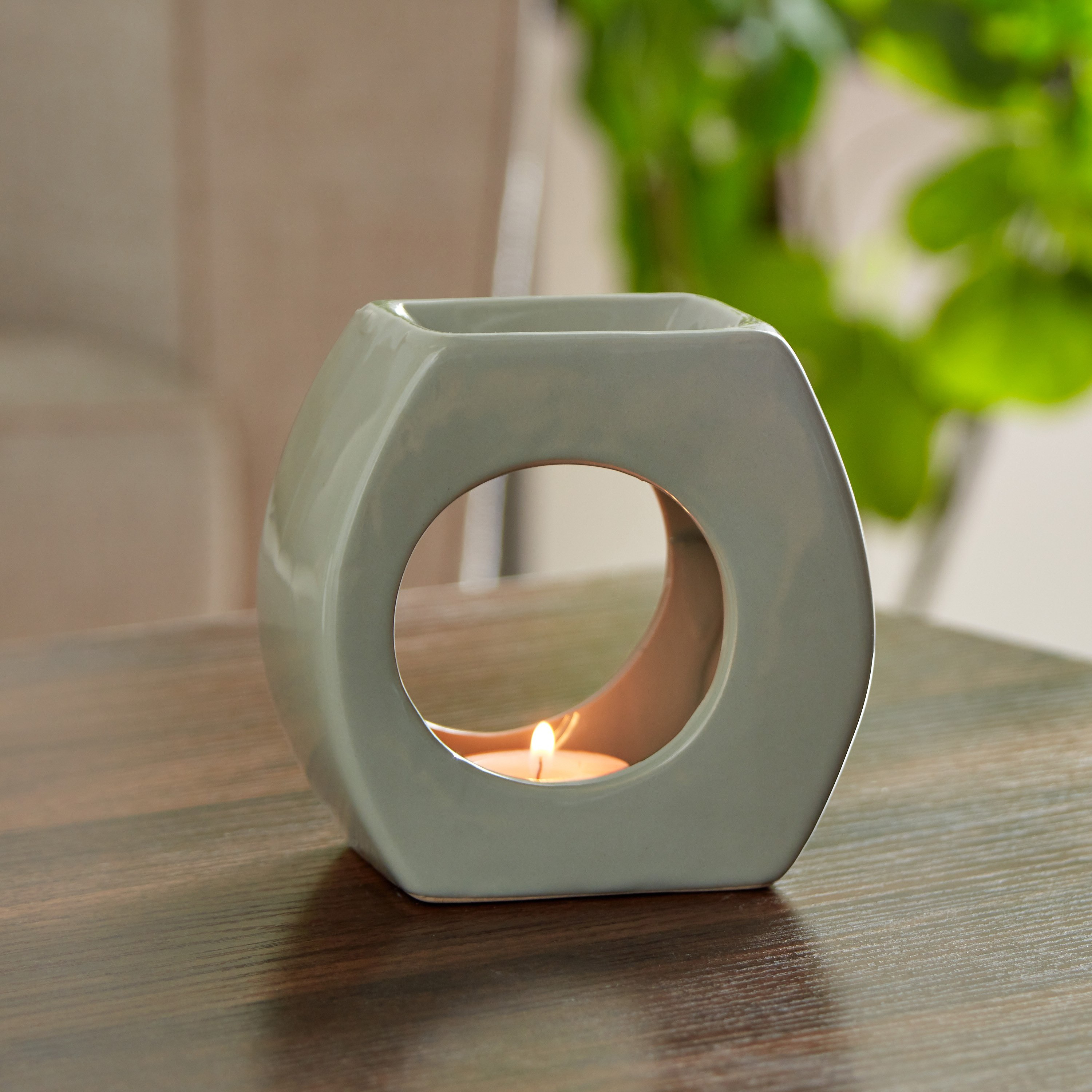Zesty Ceramic Oil Burner - 11x6x11 cm-hbxhomeware-hbxdecorandfurnishings-image-1