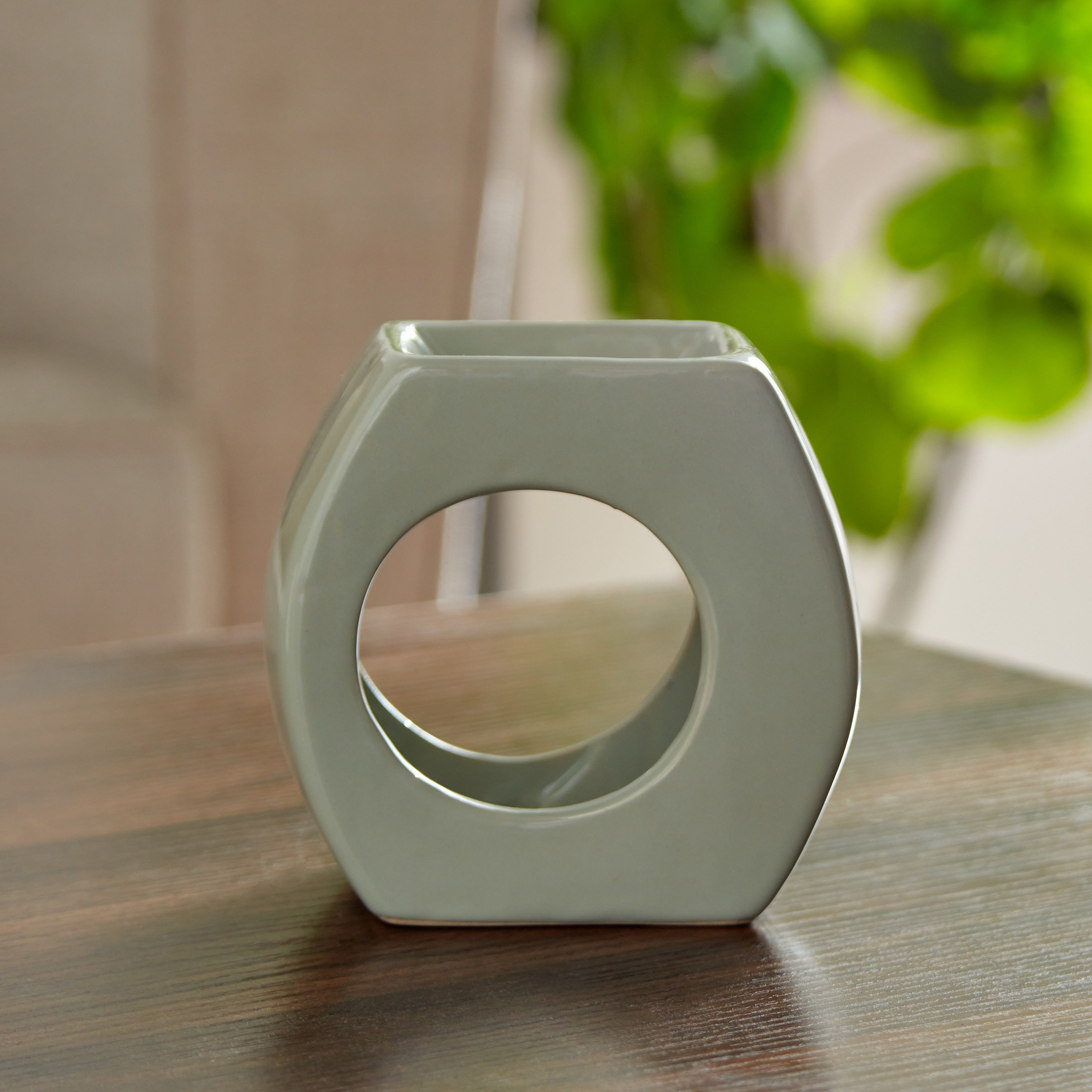 Zesty Ceramic Oil Burner - 11x6x11 cm-hbxhomeware-hbxdecorandfurnishings-image-2