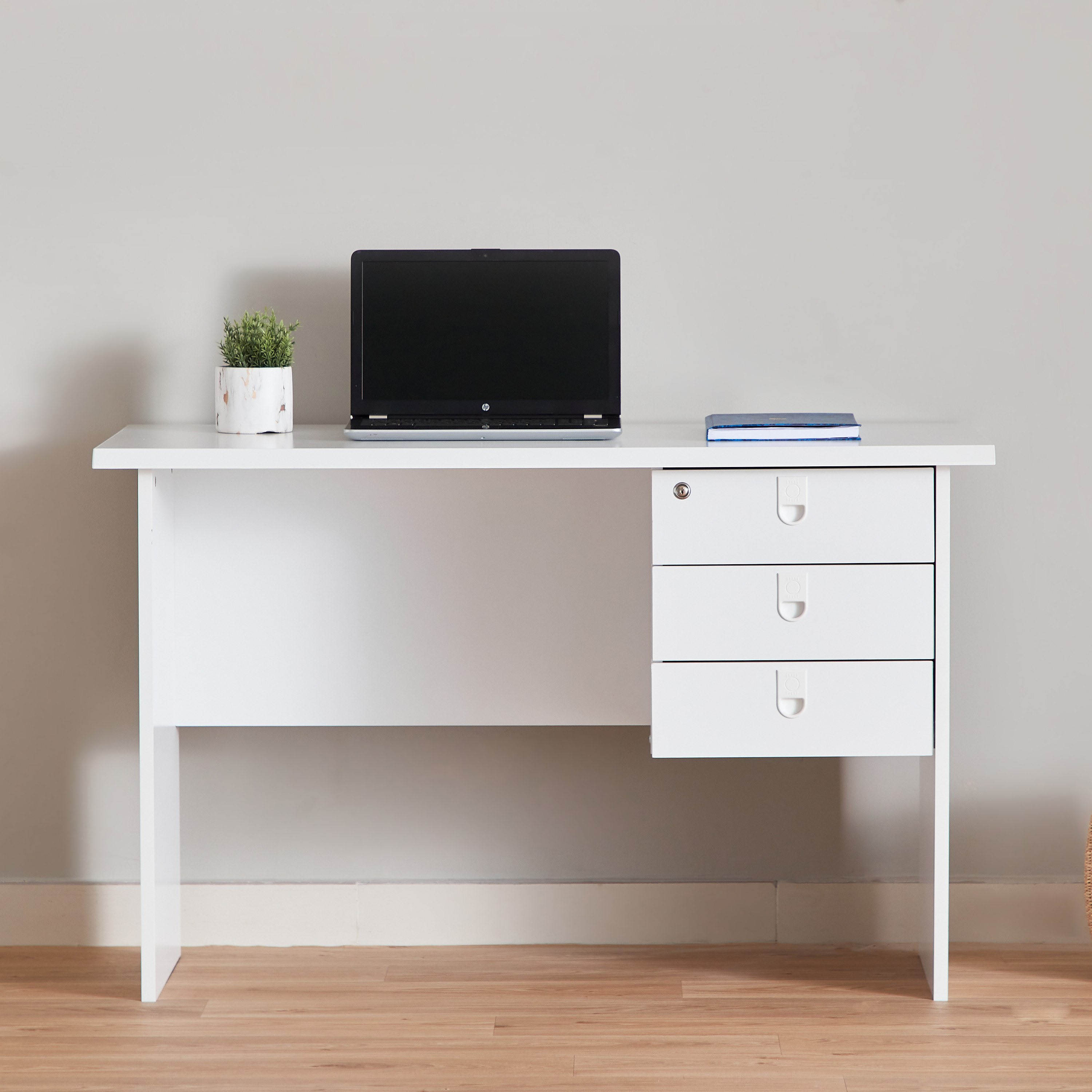 مكتب 3 أبواب من لشبونة-hbxfurniture-office-desks-image-2