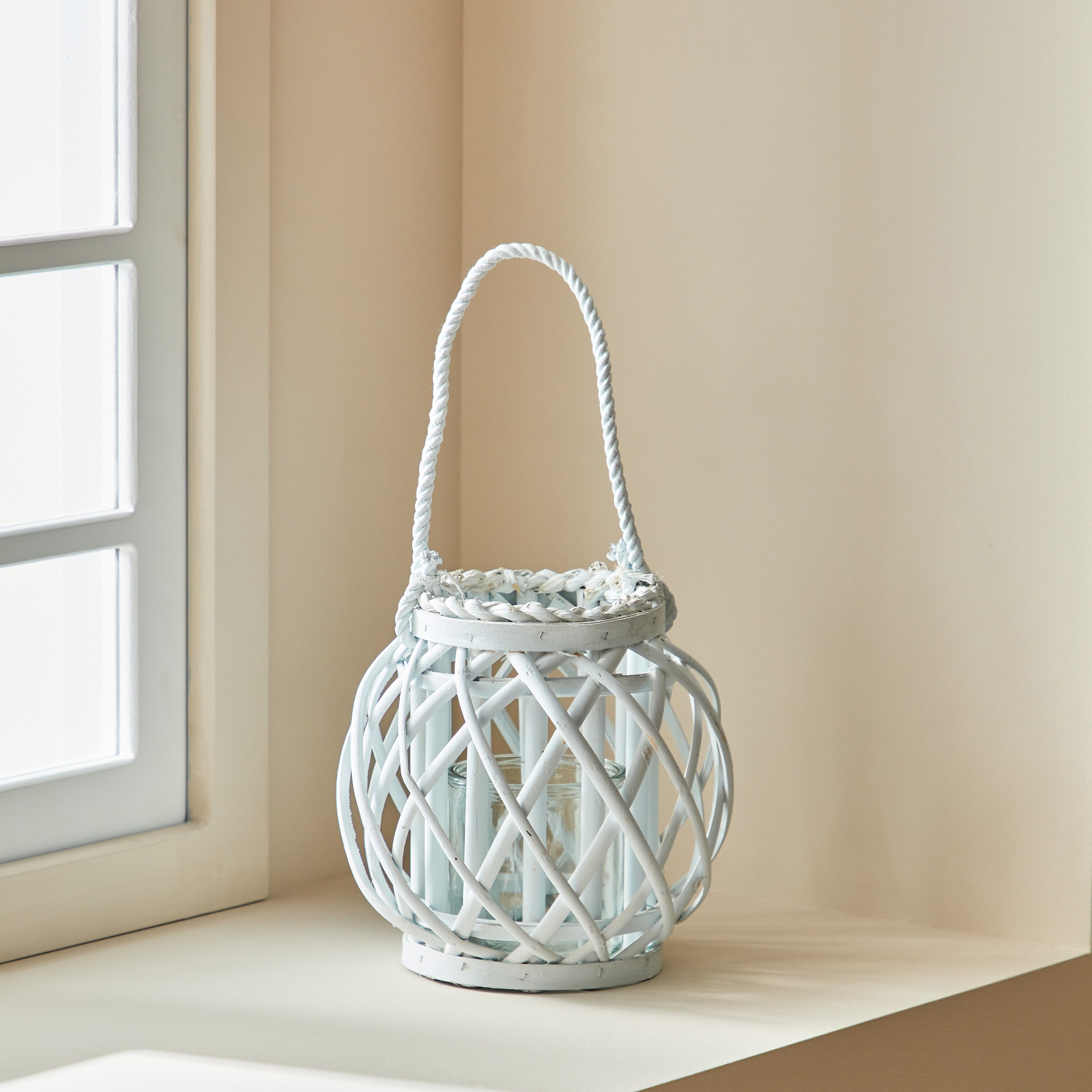 فانوس من الصفصاف مع حامل شموع فوتيف زجاج من فيرا-ويلا - 14x14x21 سم-hbxdecorandfurnishings-homeaccessories-lanterns-image-2