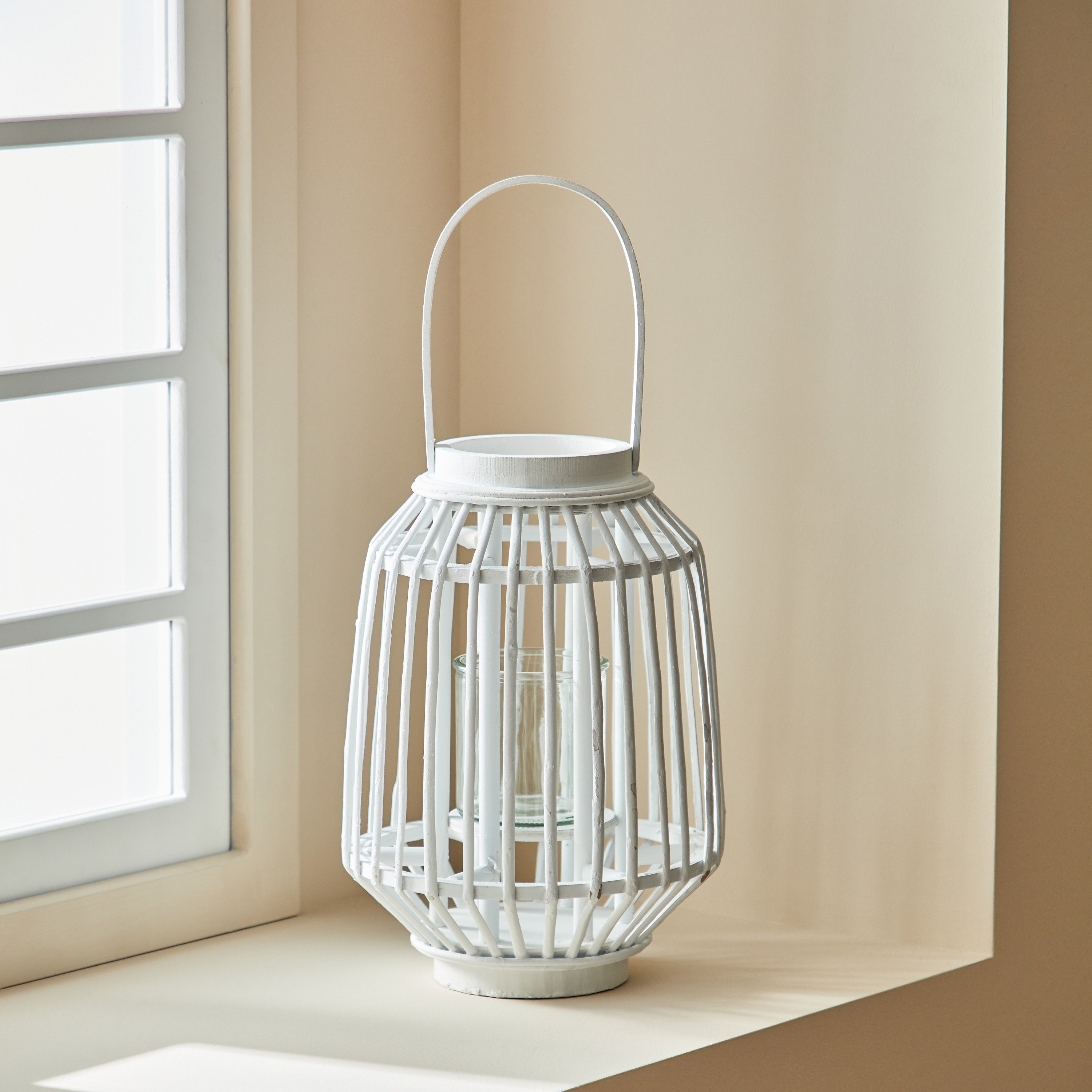 فانوس من الصفصاف مع حامل شموع فوتيف زجاج من فيرا-ويلا - 12.5x12.5x35 سم-hbxdecorandfurnishings-homeaccessories-lanterns-image-2