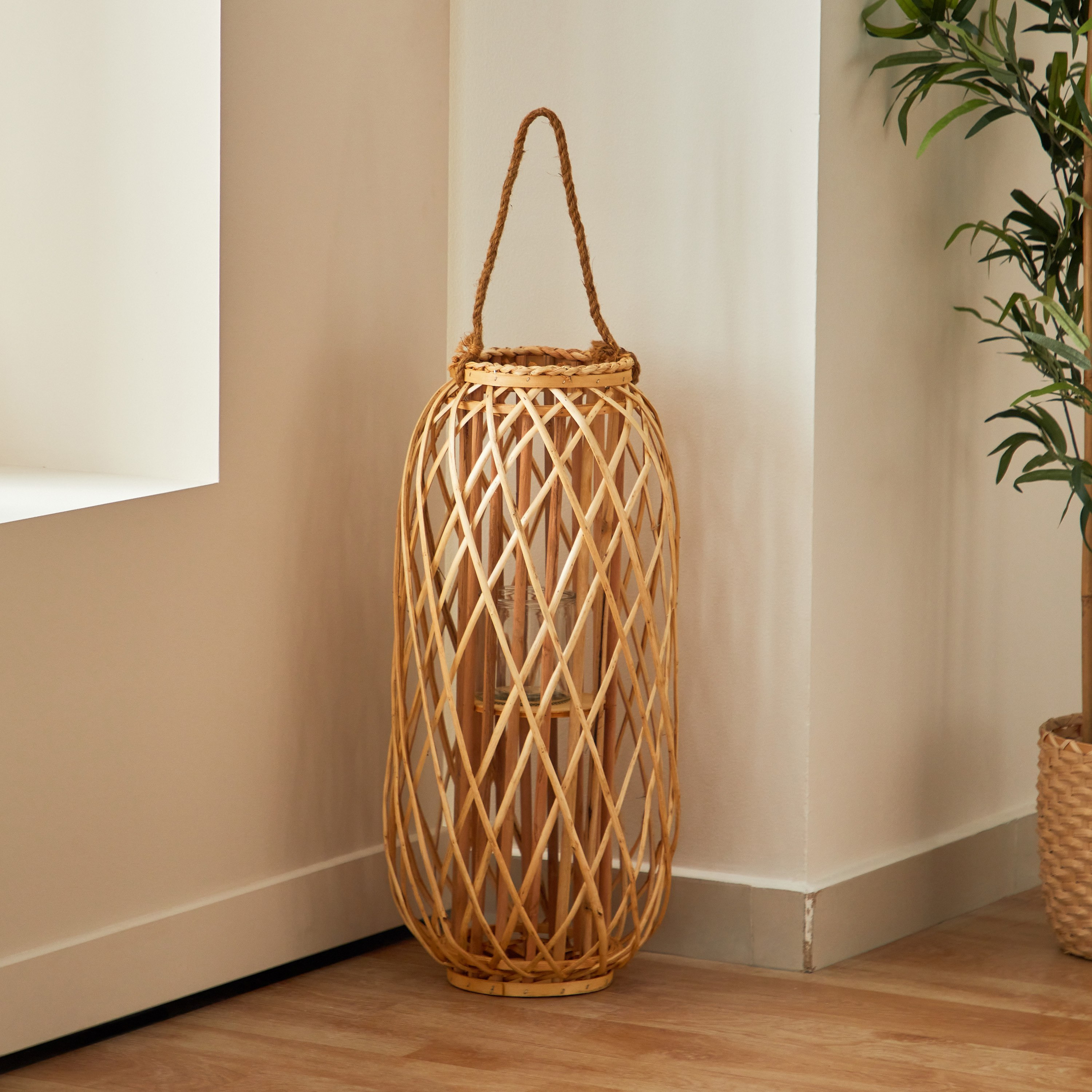 فانوس من الصفصاف مع حامل شموع فوتيف زجاج من فيرا-ويلا - 32x32x70 سم-hbxdecorandfurnishings-homeaccessories-lanterns-image-2