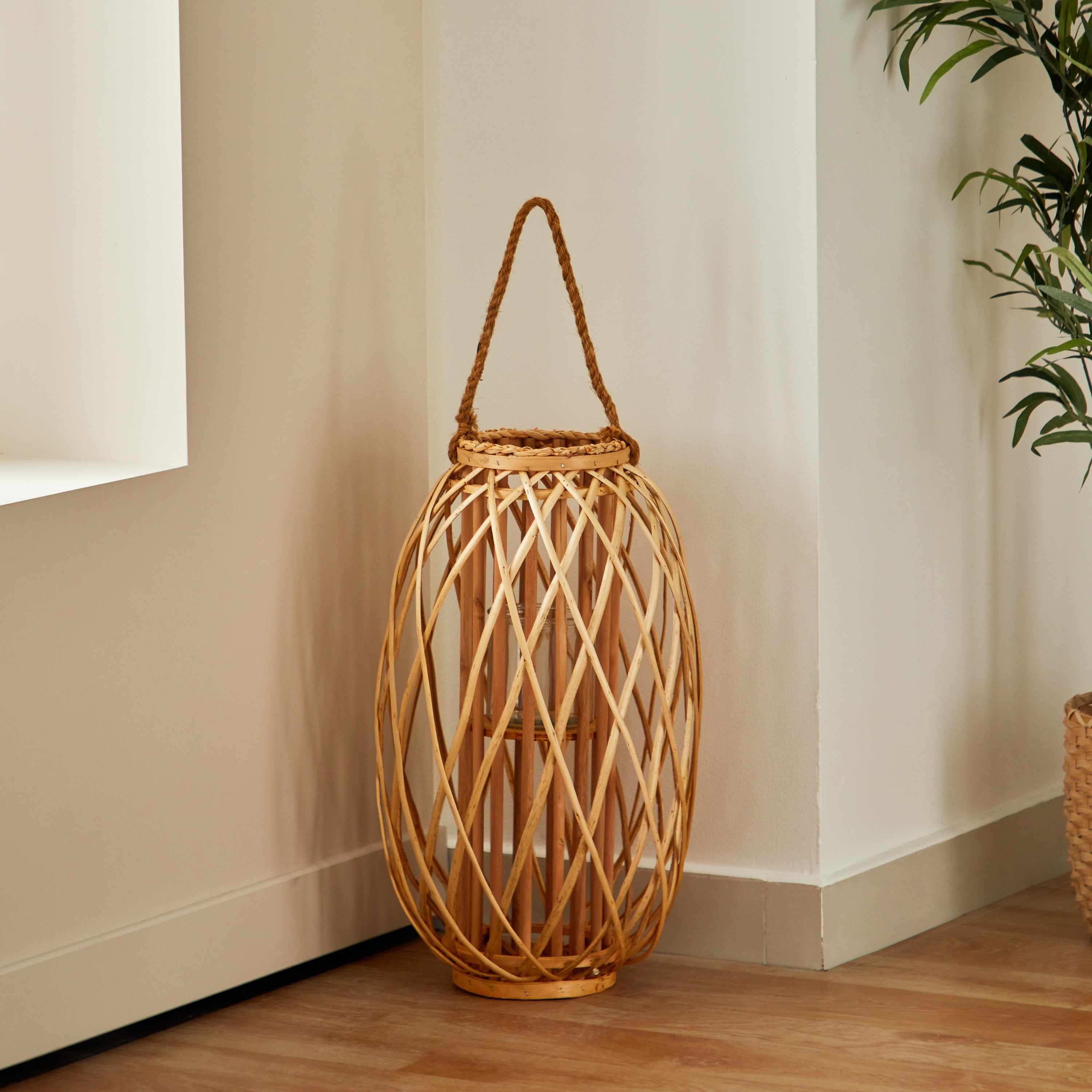 فانوس من الصفصاف مع حامل شموع فوتيف زجاج من فيرا-ويلا - 17x17x58 سم-hbxdecorandfurnishings-homeaccessories-lanterns-image-2