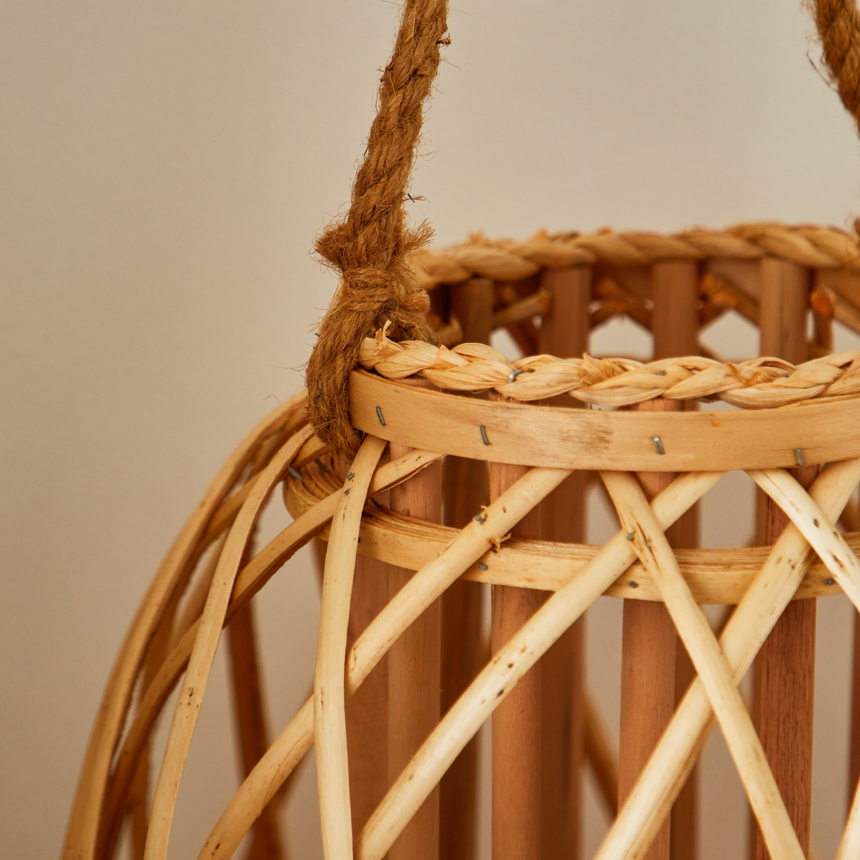 فانوس من الصفصاف مع حامل شموع فوتيف زجاج من فيرا-ويلا - 17x17x58 سم-hbxdecorandfurnishings-homeaccessories-lanterns-image-3