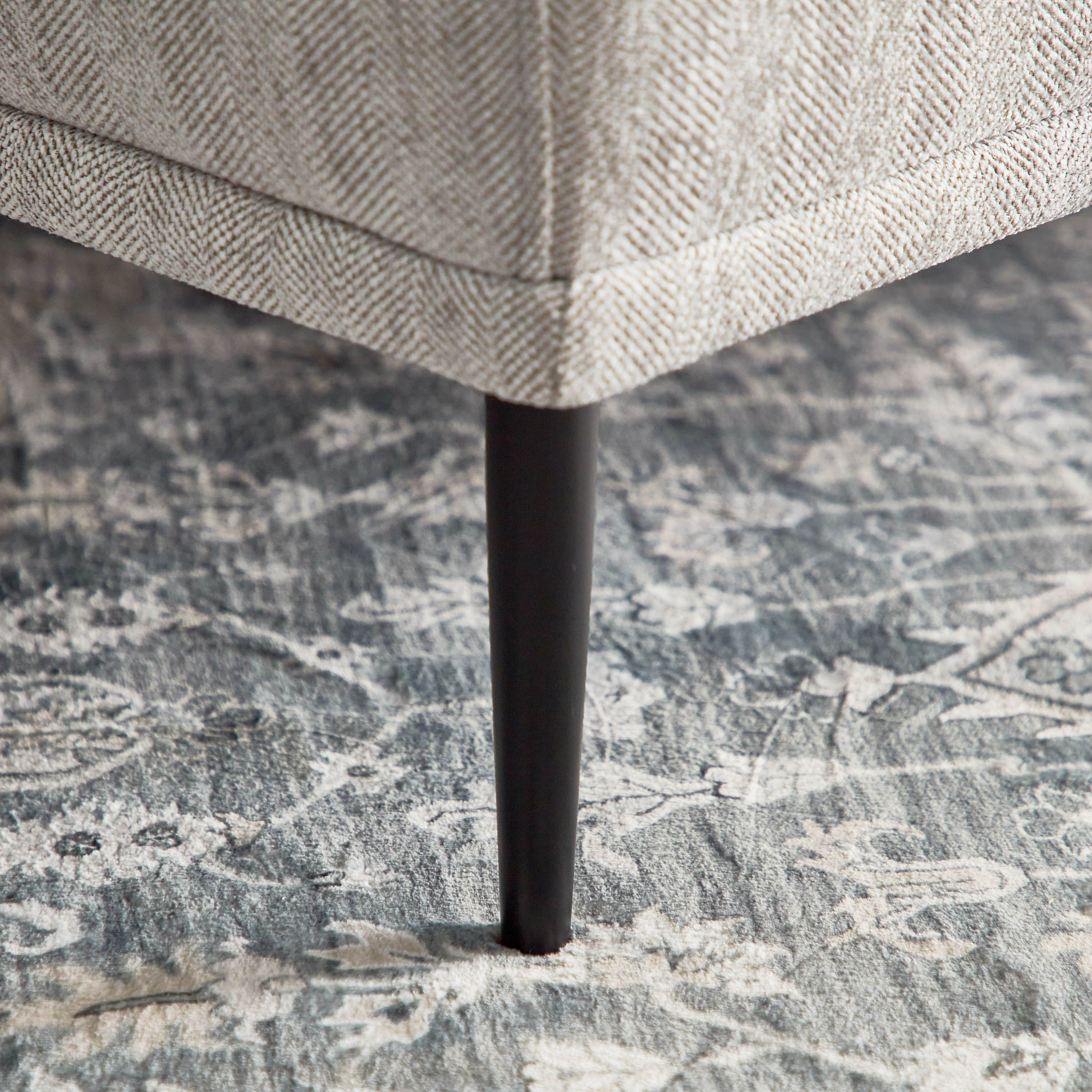 كنبة قماش 3 مقاعد من بارون-hbxlivingroom-sofasandarmchairs-sofas-image-7